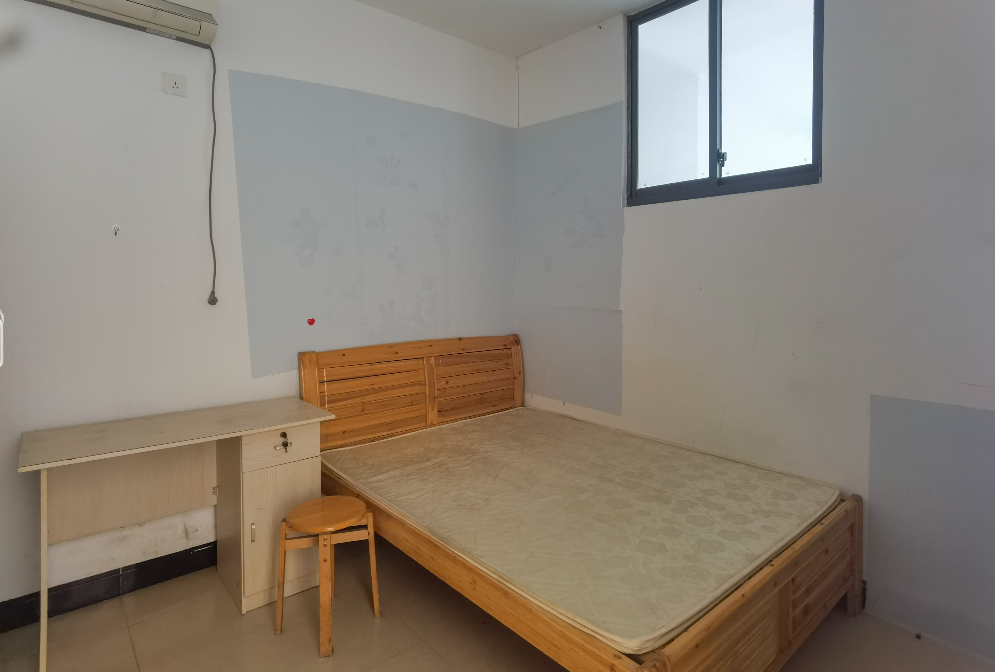 山水文园 6室2厅2卫 88.0万 山水文园 6室2厅2卫 88.0万客厅