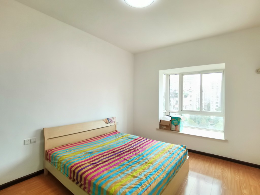 新城壹号 3室2厅2卫 42.0万 新城壹号 3室2厅2卫 42.0万客厅