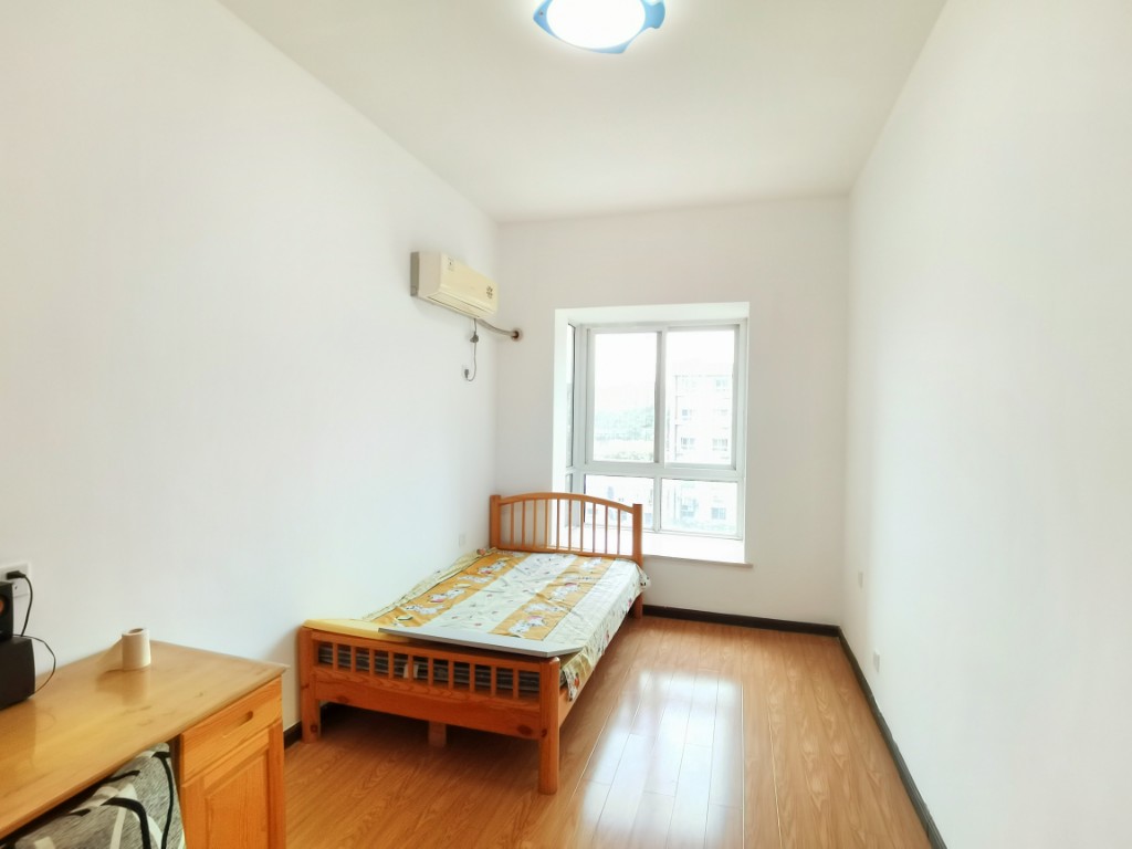 新城壹号 3室2厅2卫 42.0万 新城壹号 3室2厅2卫 42.0万客厅