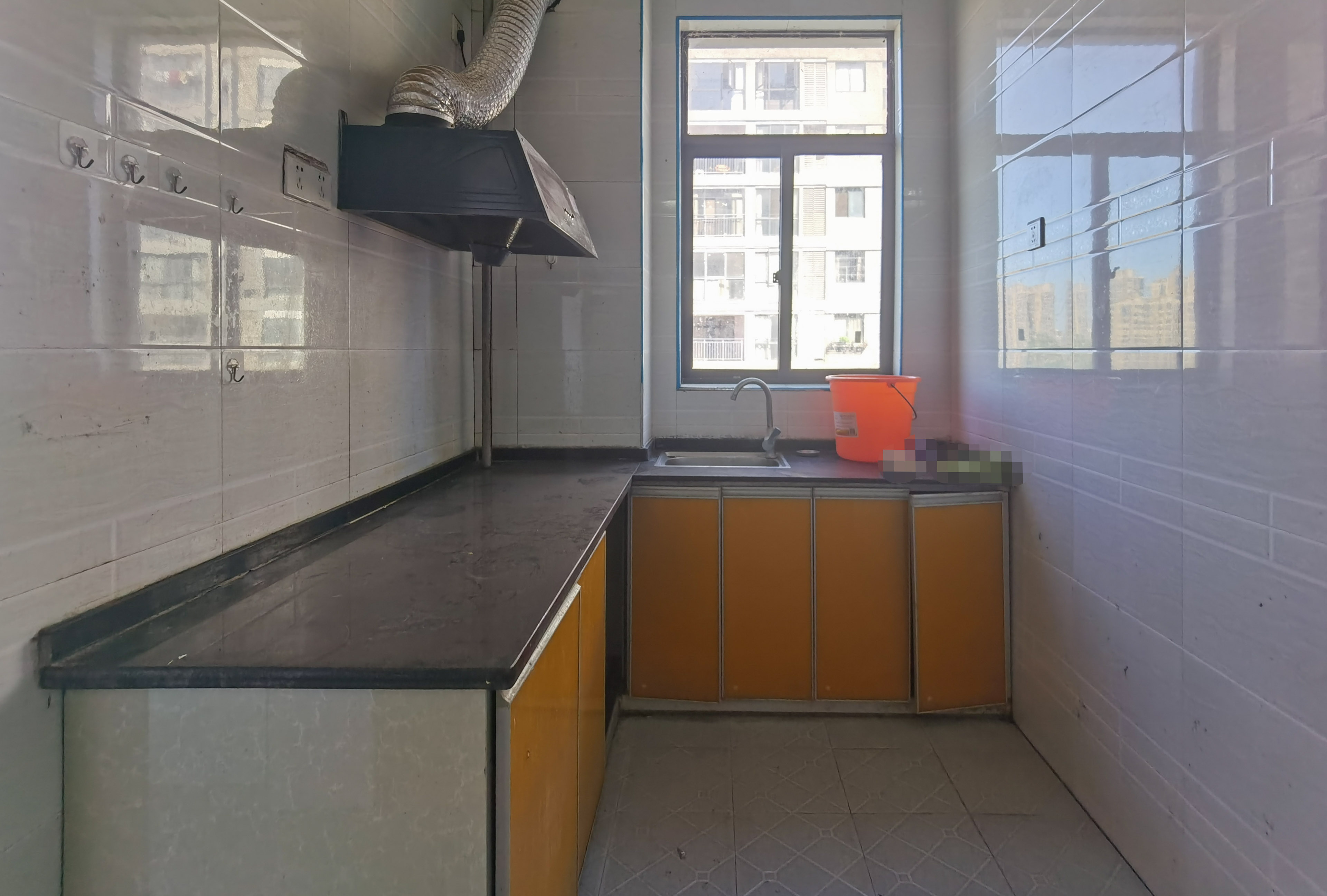 山水文园 6室2厅2卫 88.0万 山水文园 6室2厅2卫 88.0万客厅