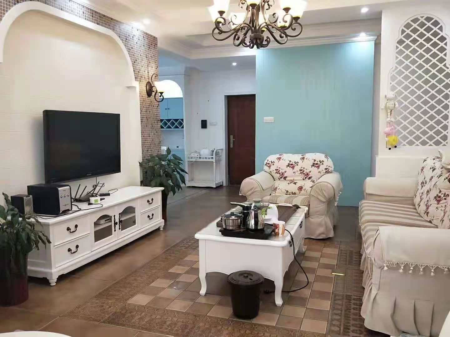 泰山公馆 3室2厅2卫 89.8万 泰山公馆 3室2厅2卫 89.8万客厅