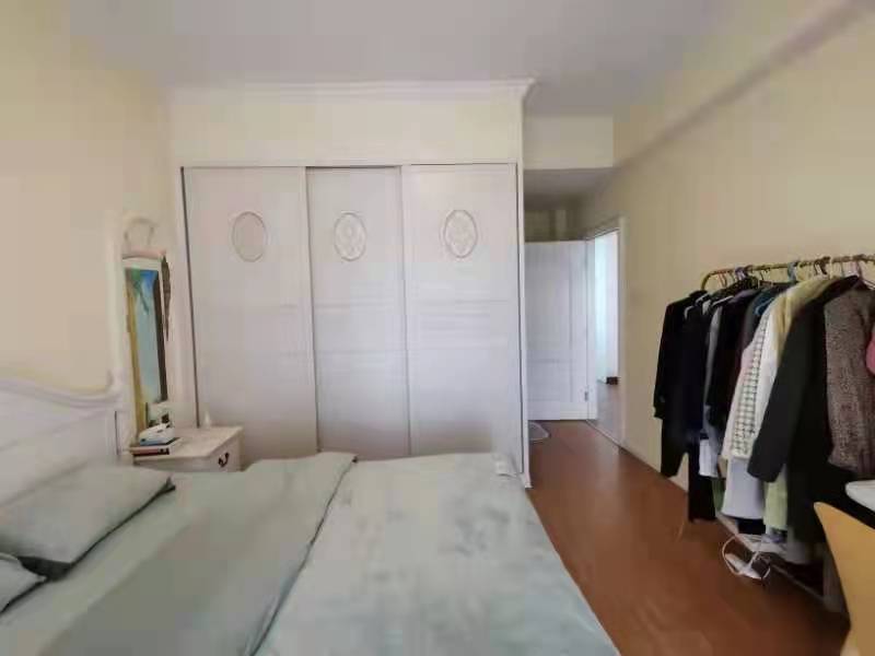 泰山公馆 3室2厅2卫 89.8万 泰山公馆 3室2厅2卫 89.8万客厅