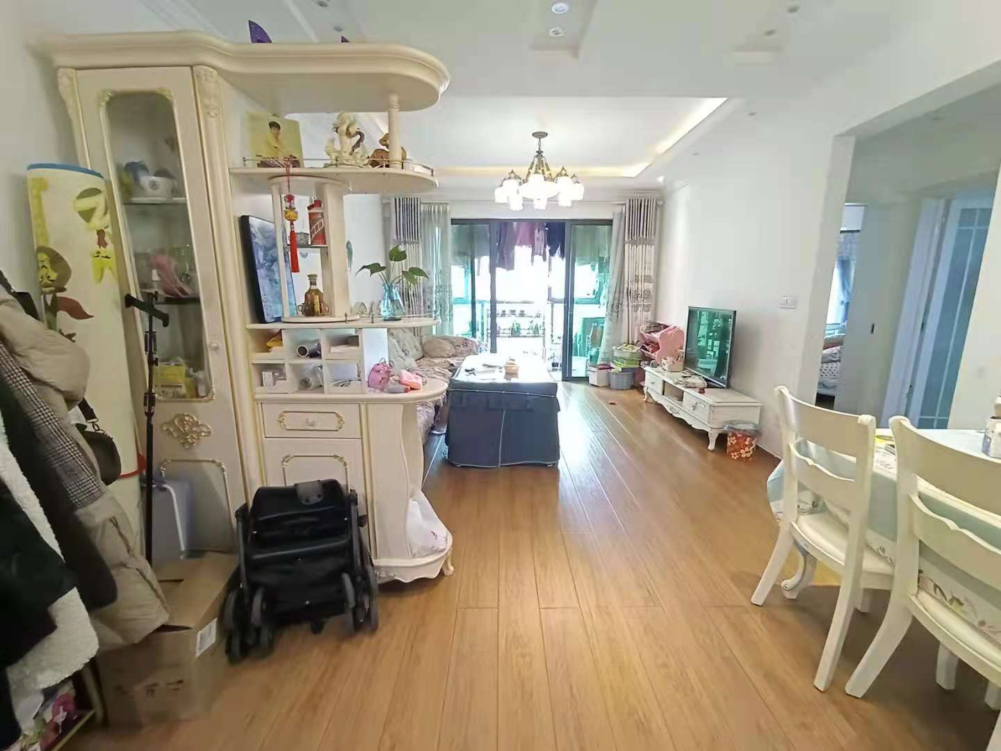中天会展城B区  2室1厅1卫   100.00万客厅