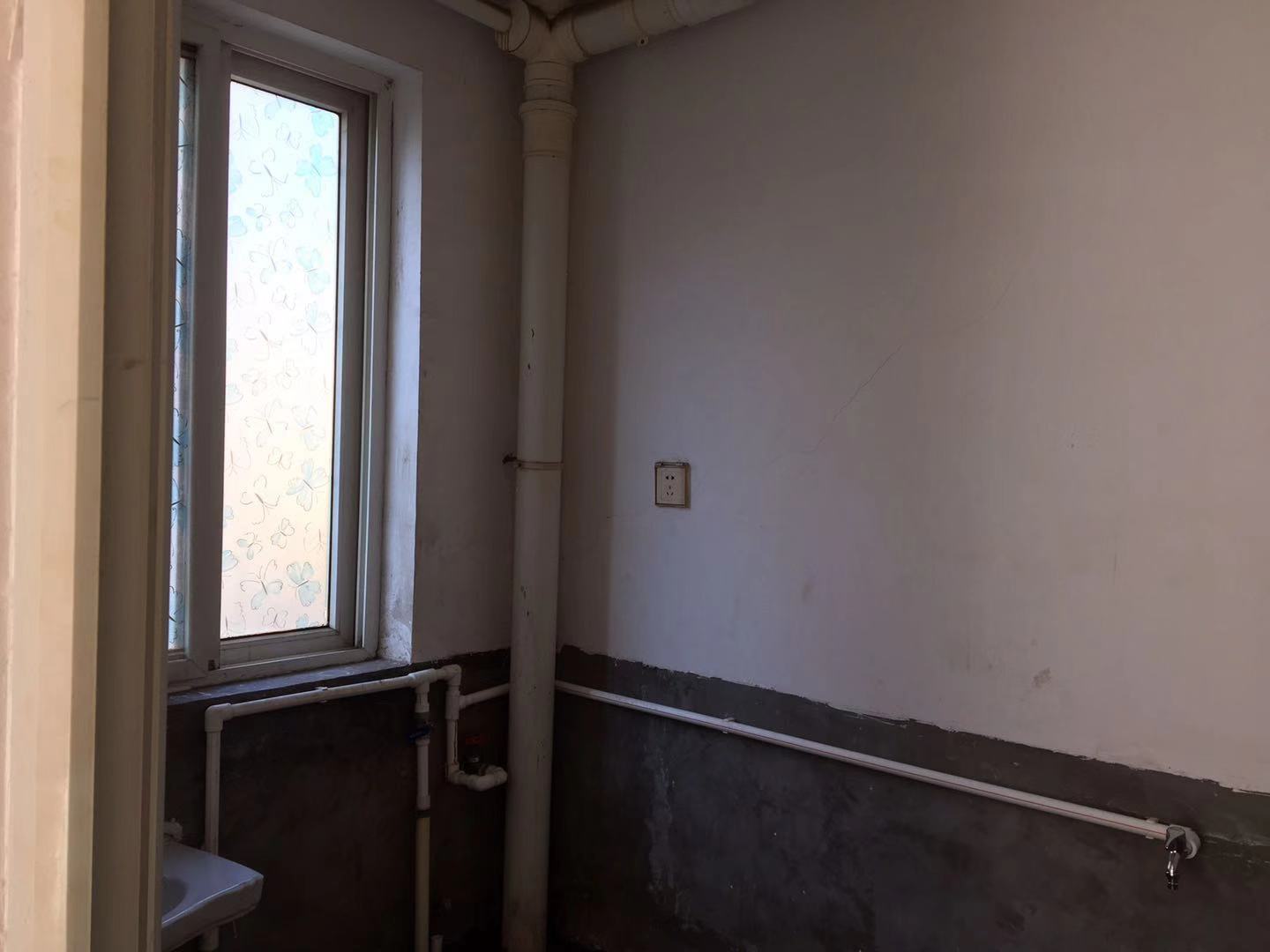 德馨园 3室2厅2卫 1600.0元/月 德馨园 3室2厅2卫 1600.0元/月室内图