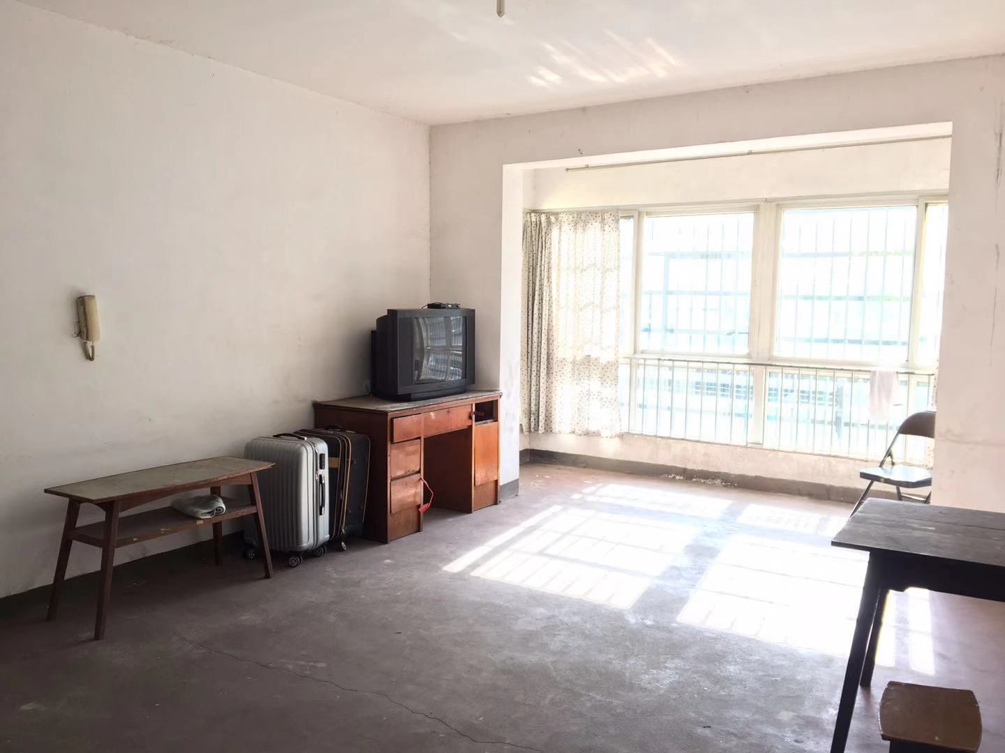 德馨园  3室2厅2卫    1600.0元/月室内图