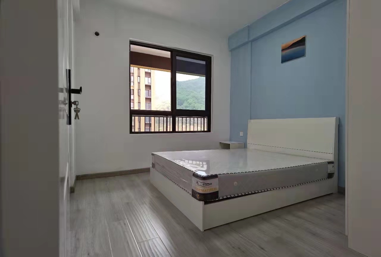 龙湖湘风原著（龙湖湘风星城）  3室2厅1卫    1800.0元/月室内图