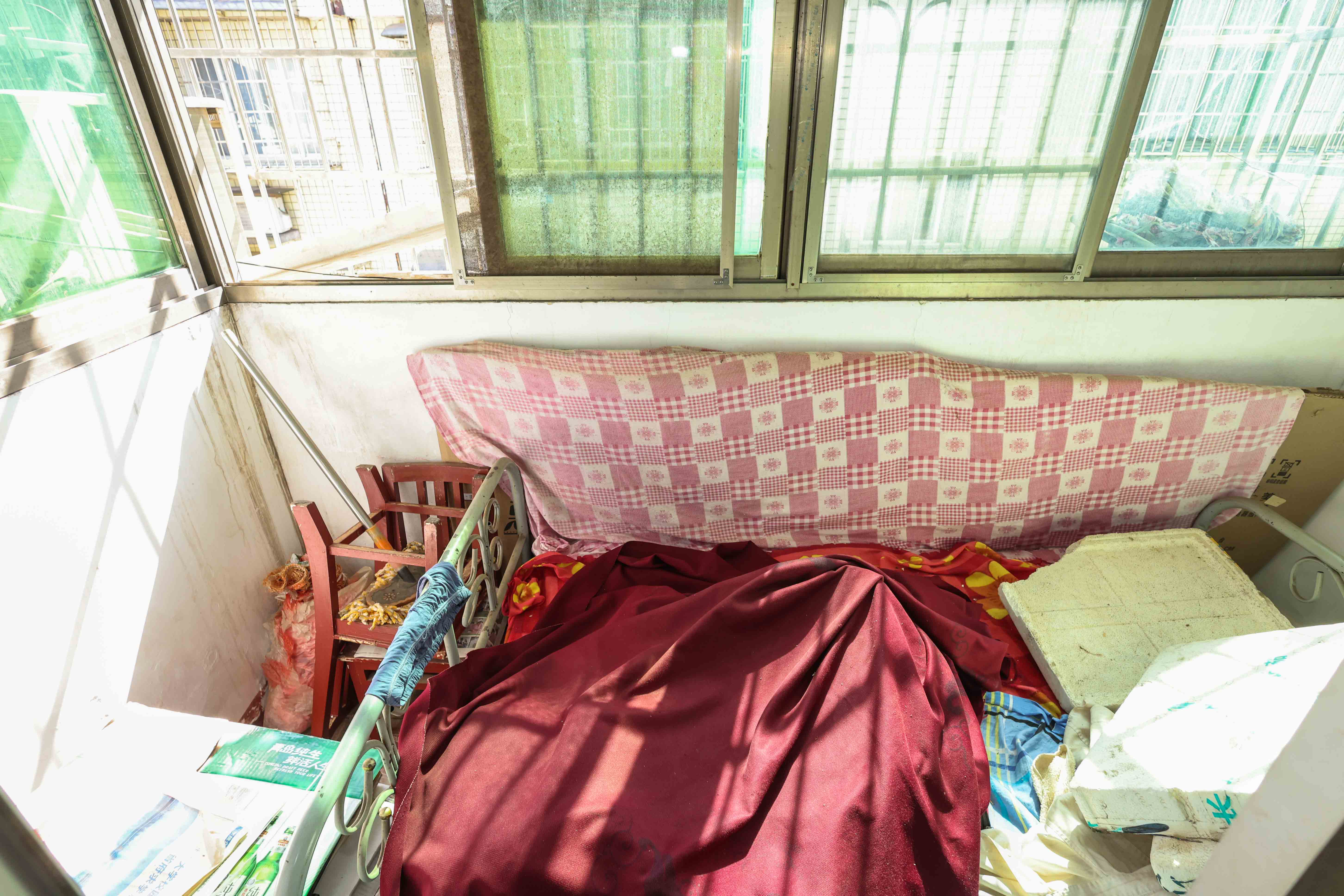 雷锋农副产品批发大市场  2室2厅1卫   49.80万阳台