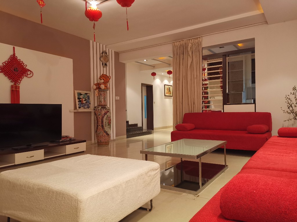 湘银二期世纪花园  5室2厅2卫    69.8万 湘银二期世纪花园  5室2厅2卫    69.8万客厅