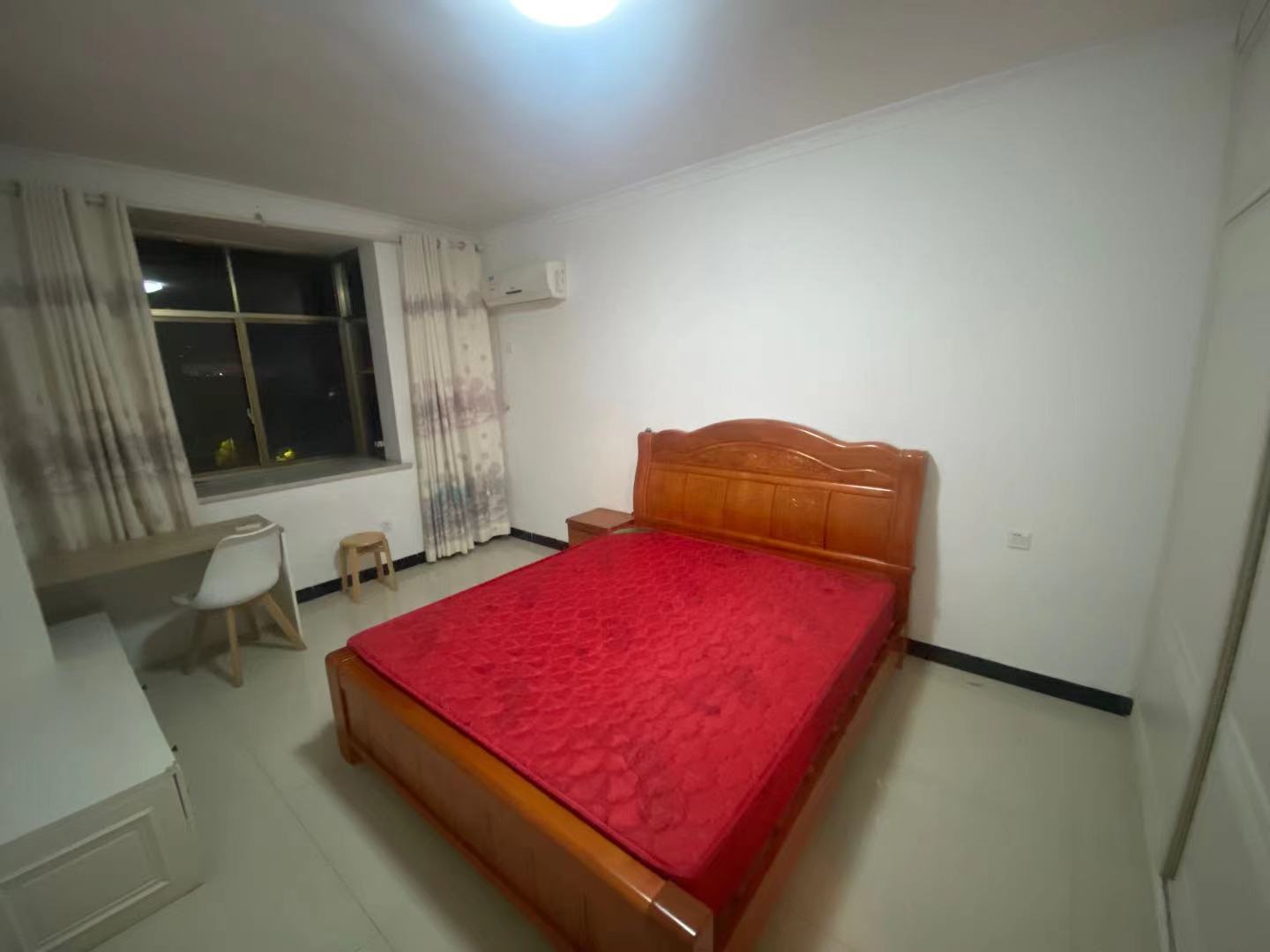 金塘小区  3室2厅2卫    1600.0元/月 金塘小区  3室2厅2卫    1600.0元/月室内图