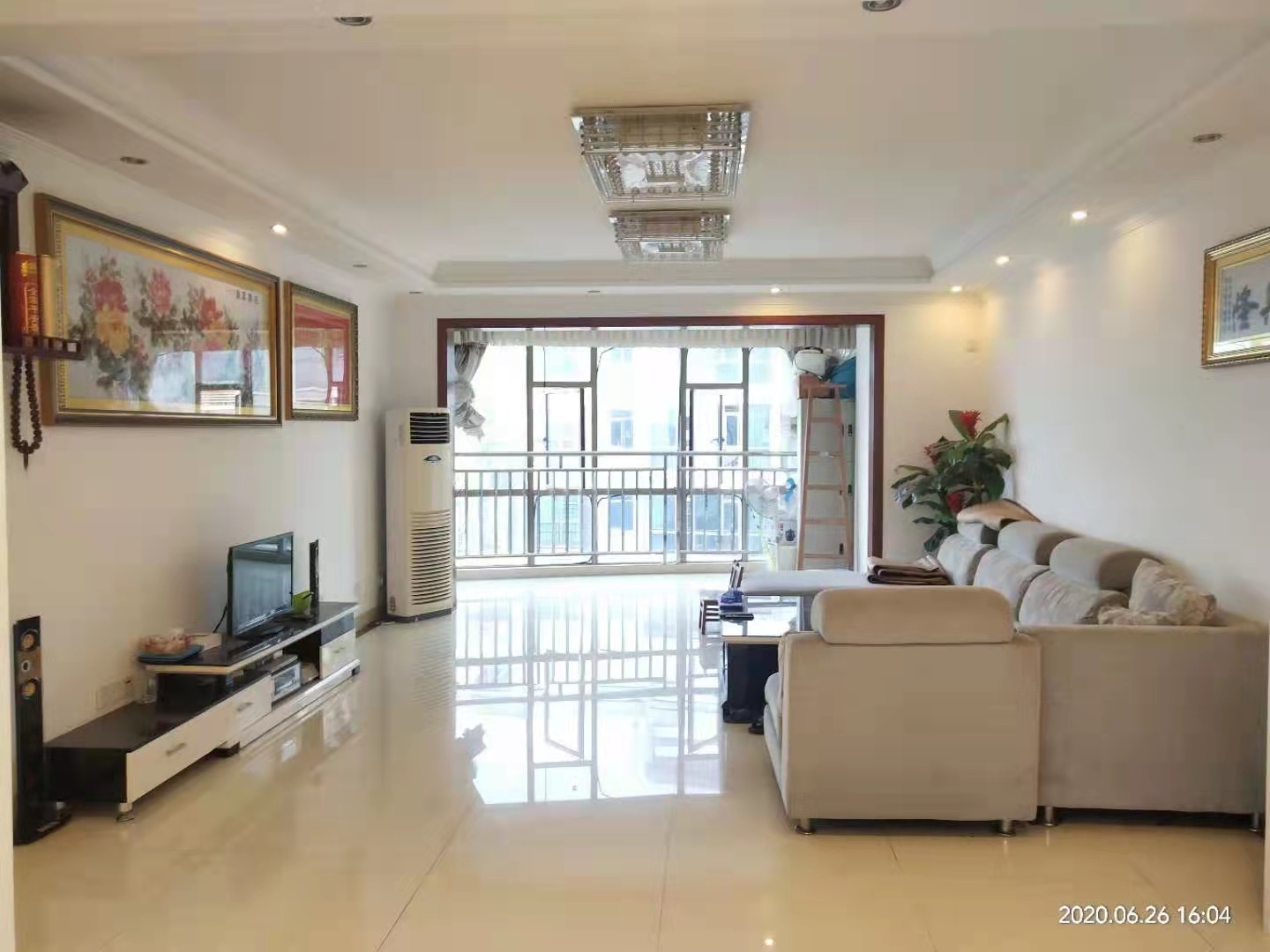 万鸿鑫城 4室2厅1卫 2600.0元/月 万鸿鑫城 4室2厅1卫 2600.0元/月户型图