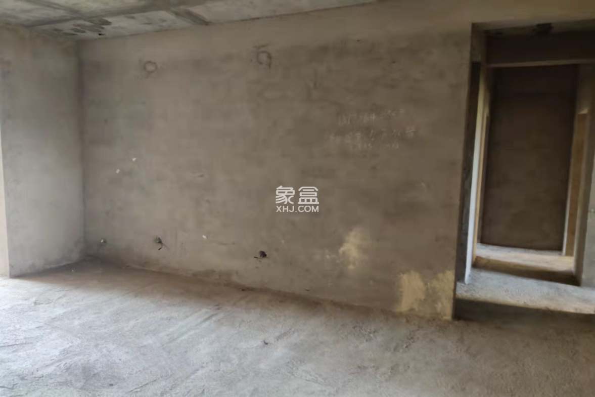 诚信东郡 3室2厅2卫 48.8万 诚信东郡 3室2厅2卫 48.8万客厅