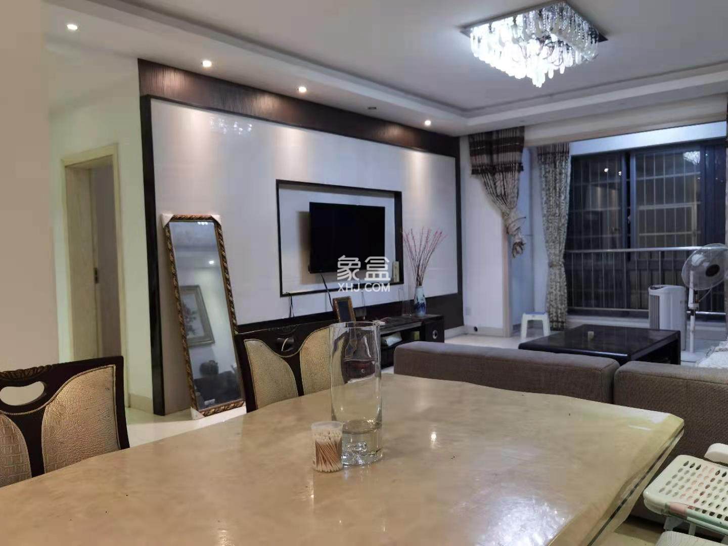 嘉墅翰林阁 3室2厅2卫 68.0万 嘉墅翰林阁 3室2厅2卫 68.0万客厅