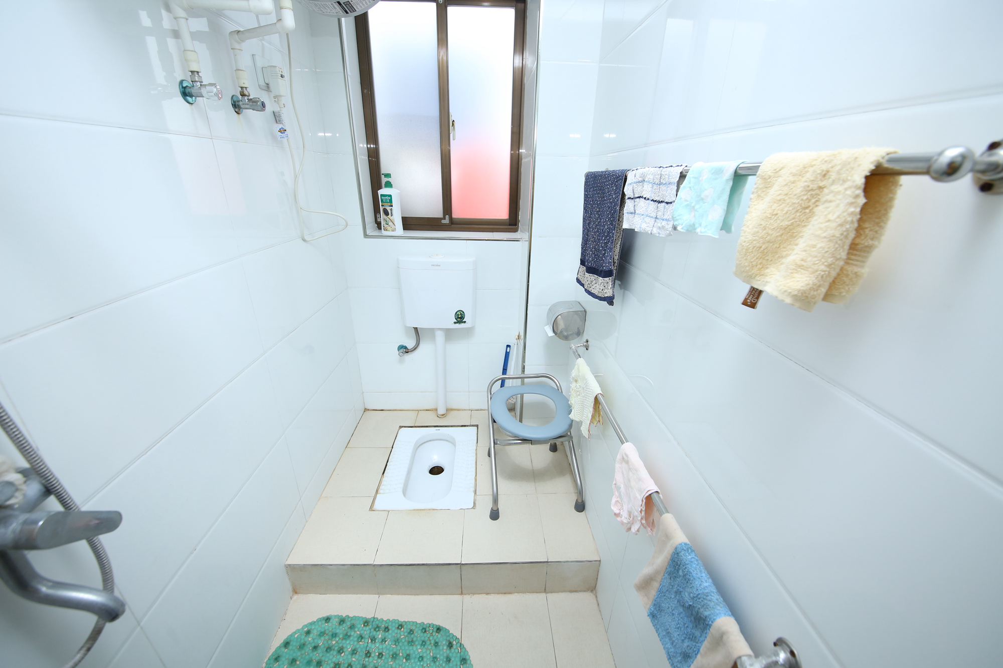 大众公寓（人人家宿舍）  2室2厅2卫   182.00万卫生间
