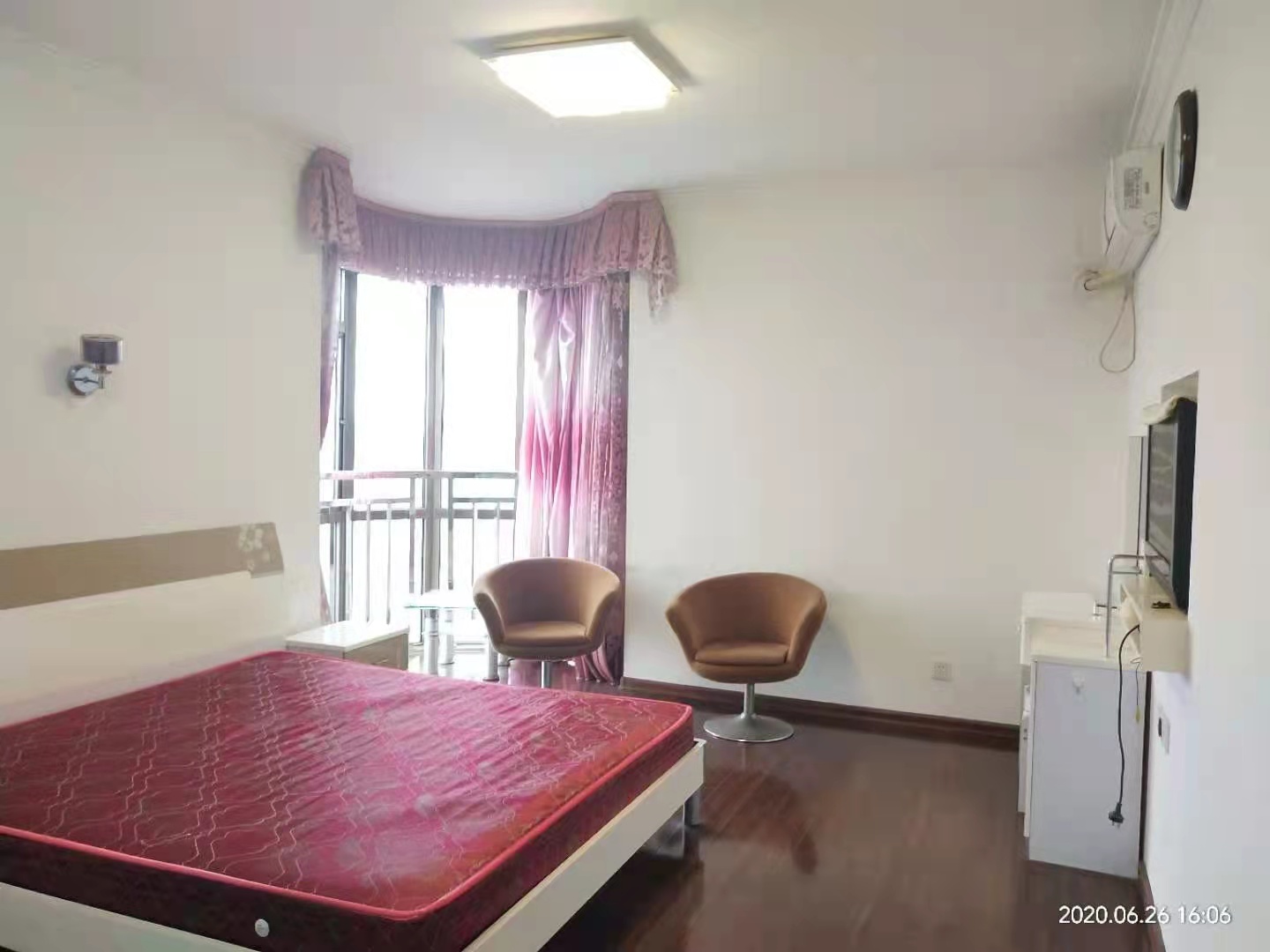 万鸿鑫城  4室2厅1卫   2600.00元/月室内图