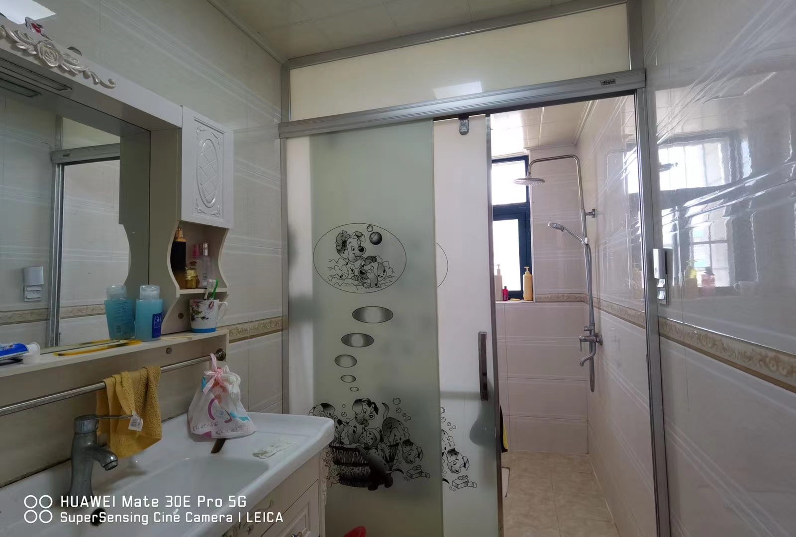 吉泰丽园 5室2厅3卫 80.8万 吉泰丽园 5室2厅3卫 80.8万客厅