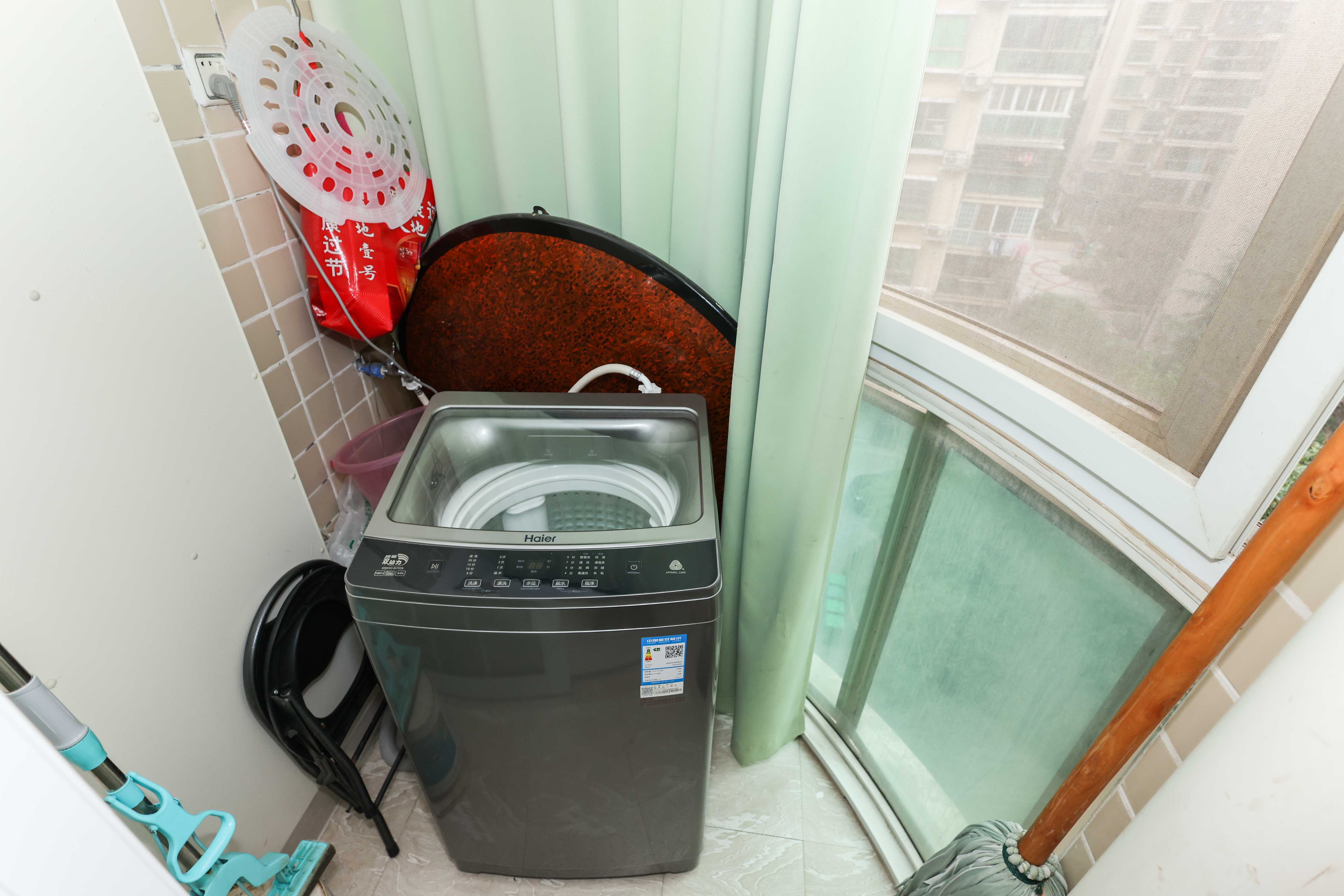 麓谷加州陽光  3室2廳2衛(wèi)    108.0萬陽臺