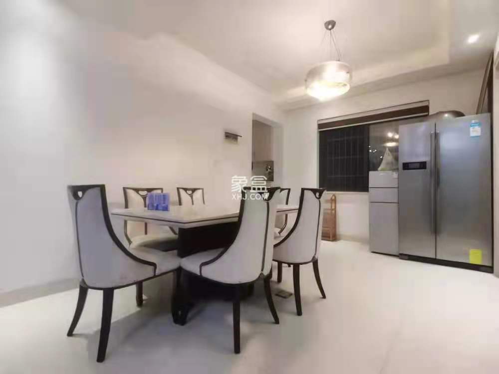 嘉墅翰林阁 3室2厅2卫 68.0万 嘉墅翰林阁 3室2厅2卫 68.0万客厅