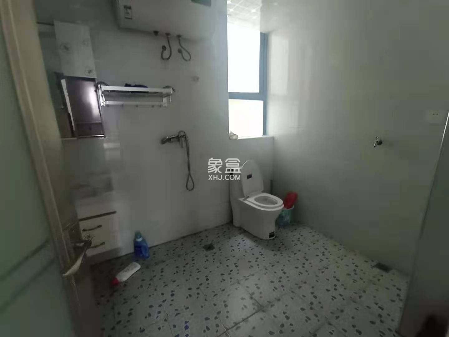 中天长岭阳光  4室2厅2卫   4300.00元/月室内图