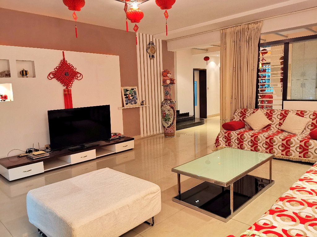 湘银二期世纪花园  5室2厅2卫    69.8万 湘银二期世纪花园  5室2厅2卫    69.8万客厅