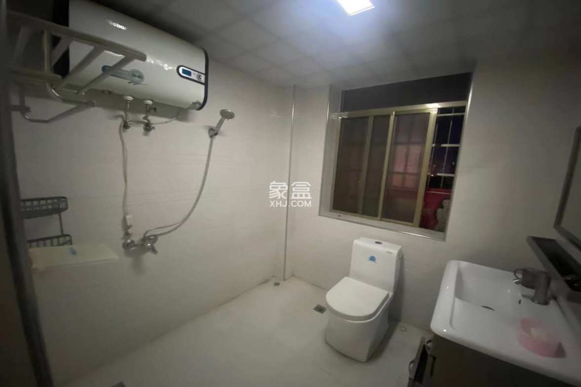 金塘小区  3室2厅2卫    1600.0元/月 金塘小区  3室2厅2卫    1600.0元/月室内图