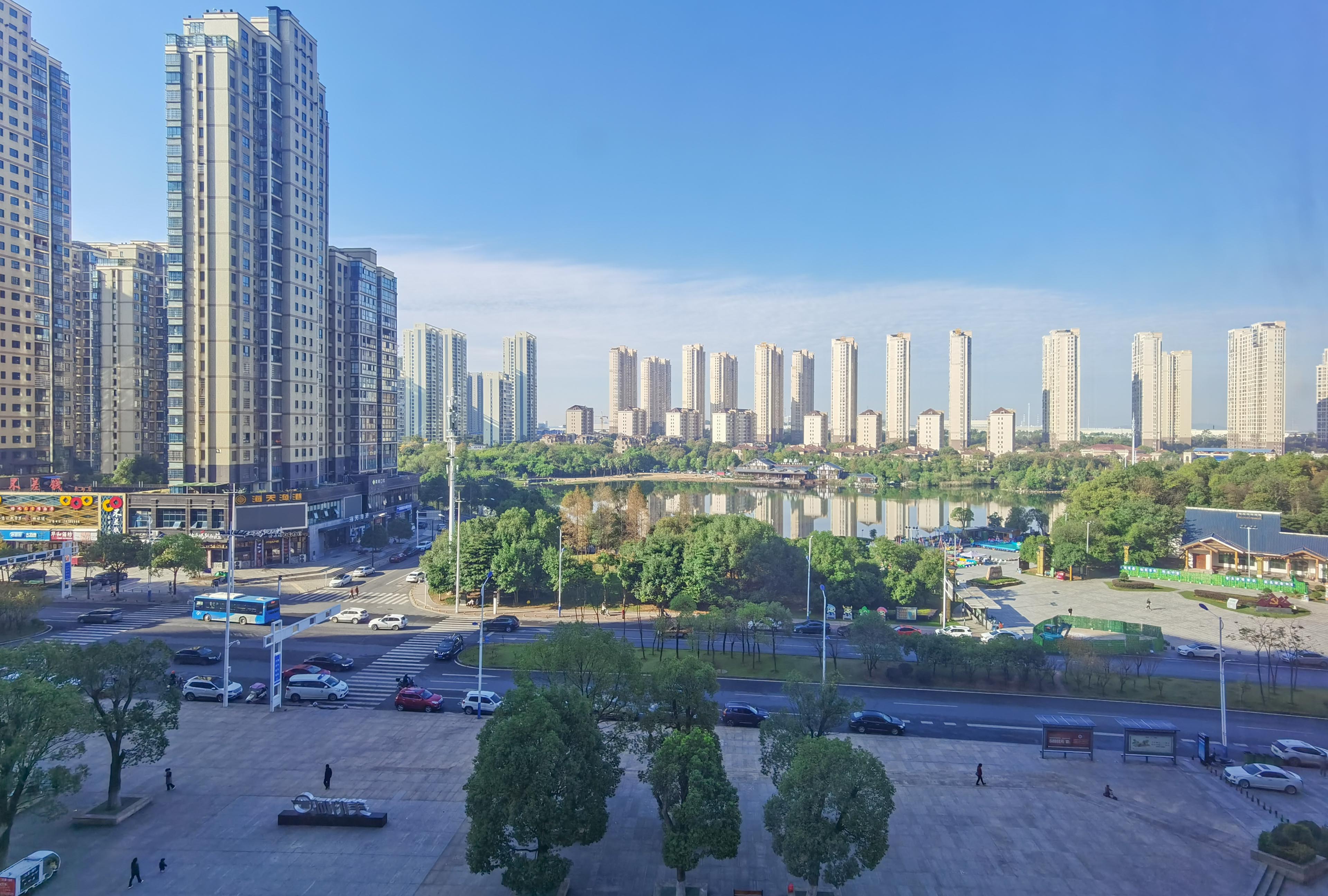 美的城四期 3室2厅1卫 62.0万 美的城四期 3室2厅1卫 62.0万客厅