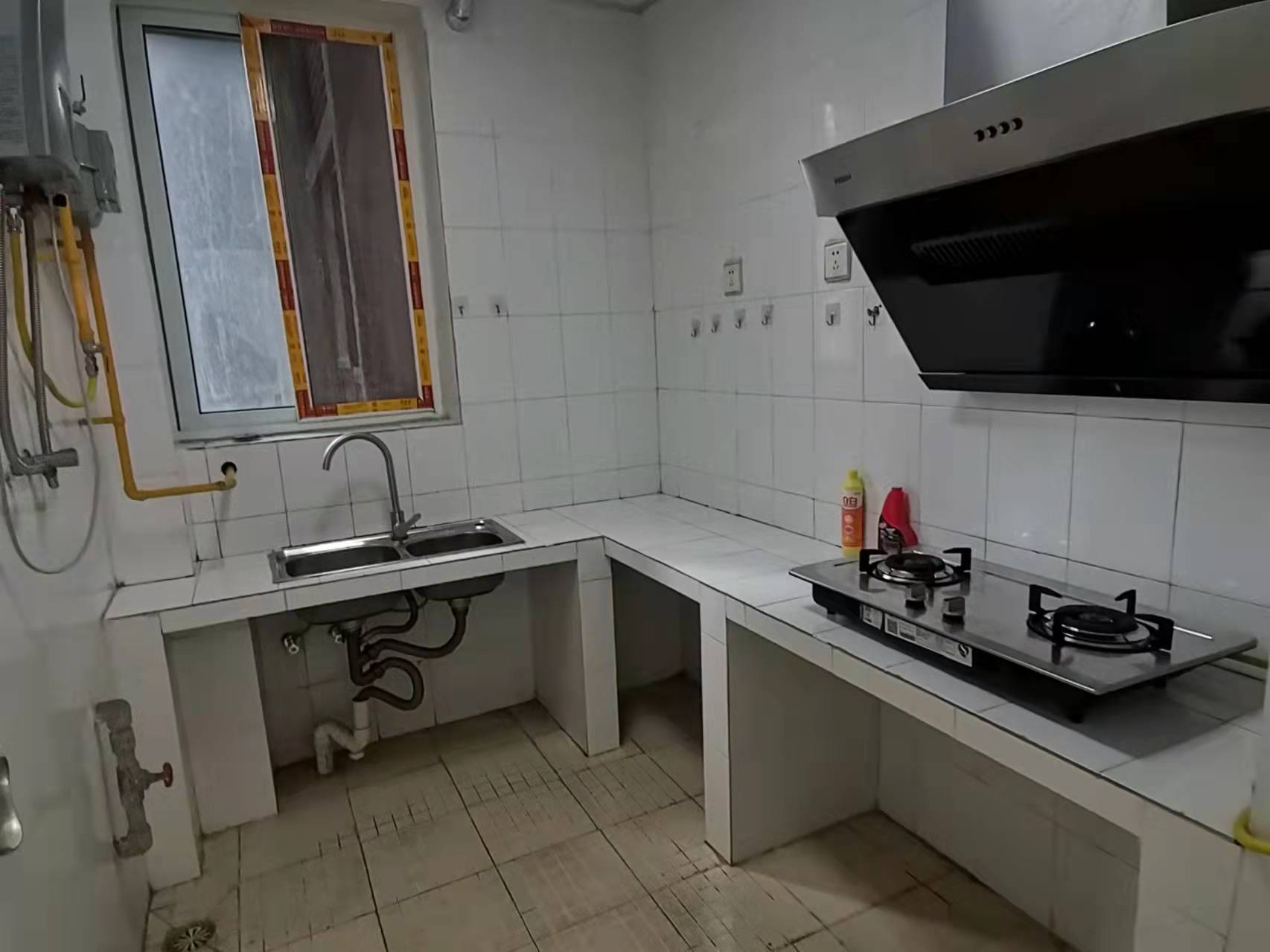 南湖春天  3室2厅1卫    2300.0元/月 南湖春天  3室2厅1卫    2300.0元/月