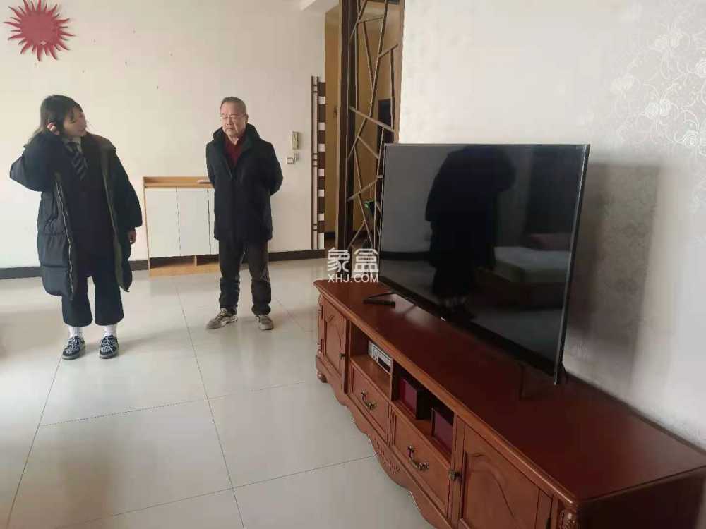 地税局家属楼(地税局第六税务分局)  3室2厅2卫    2000.0元/月