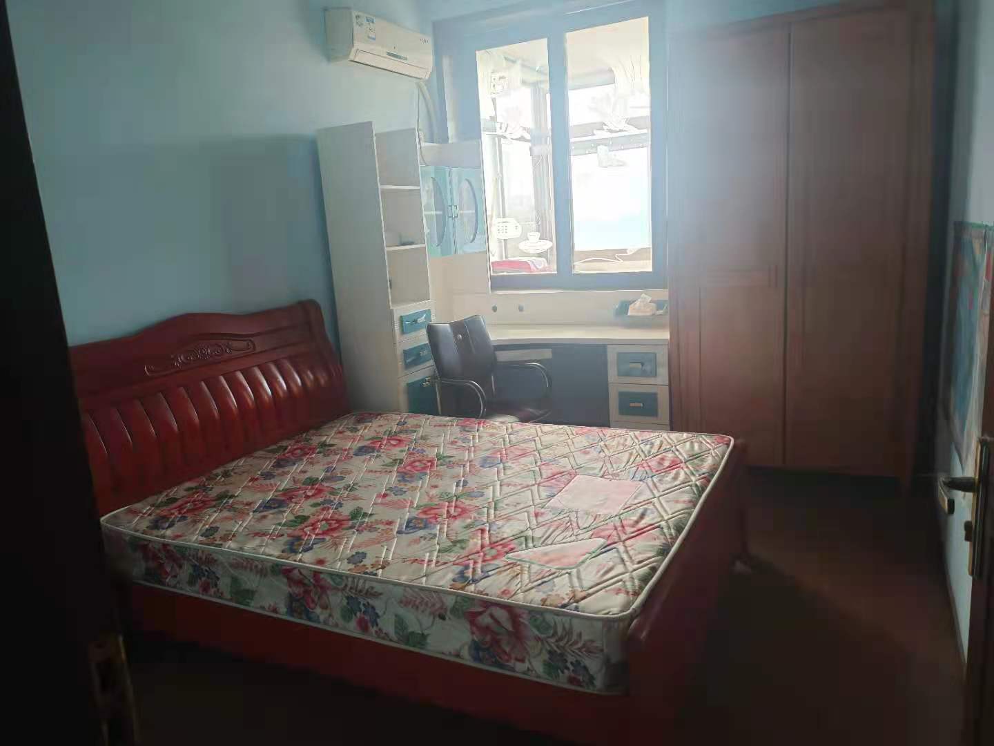 地税局家属楼(地税局第六税务分局)  3室2厅2卫    2000.0元/月 地税局家属楼(地税局第六税务分局)  3室2厅2卫    2000.0元/月室内图