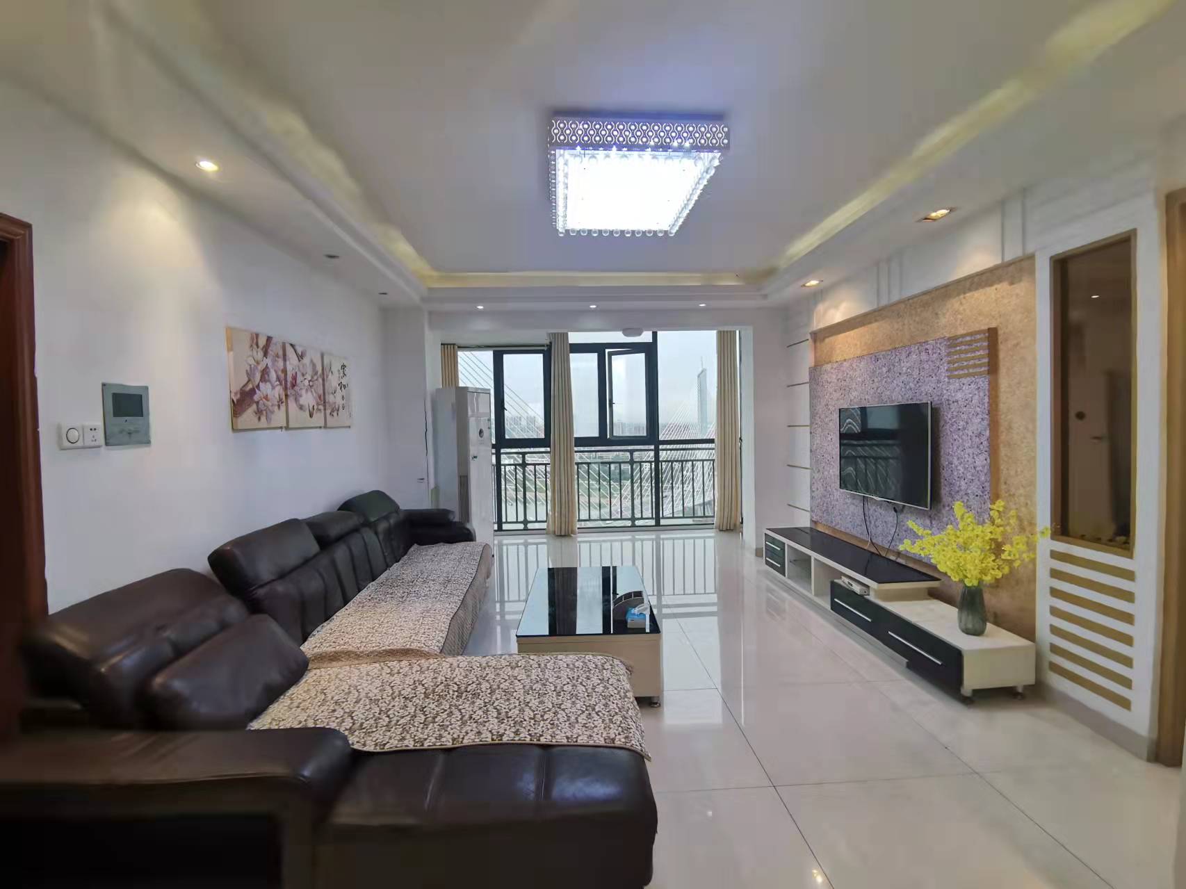 太一御江城  3室2厅2卫    109.0万 太一御江城  3室2厅2卫    109.0万