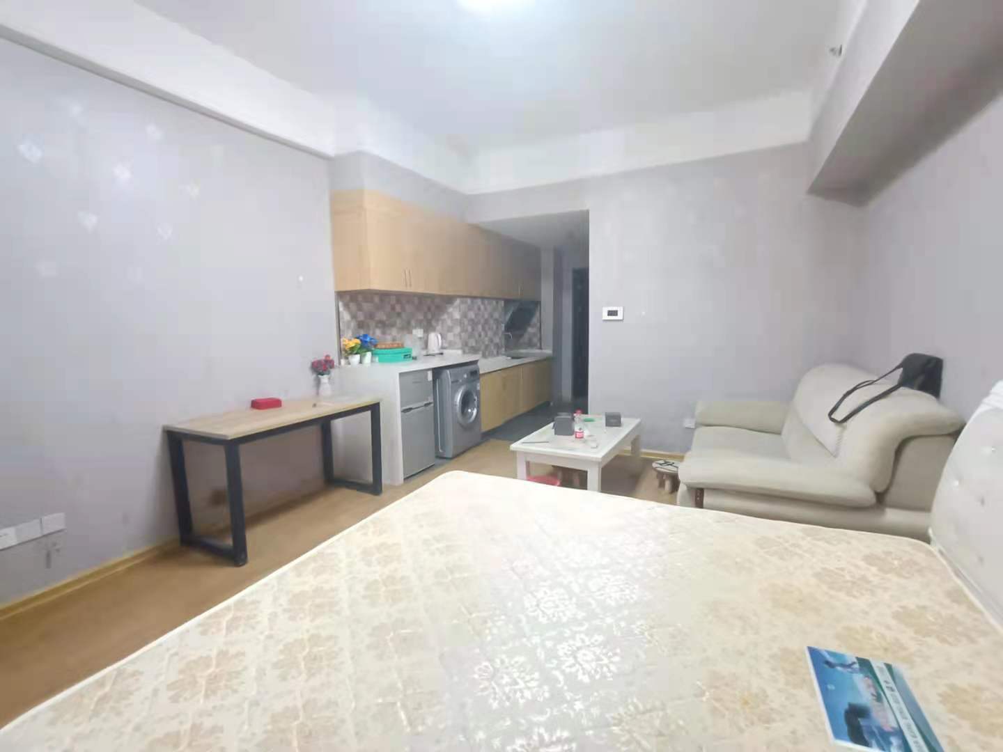 和平路行政公馆  1室1厅1卫   1350.00元/月户型图