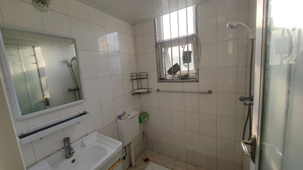 南湖锦苑 2室2厅1卫 2200.0元/月 南湖锦苑 2室2厅1卫 2200.0元/月室内图