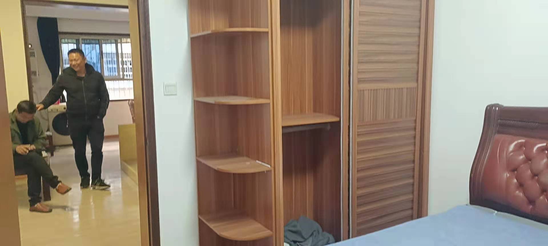 全丰小区 2室2厅1卫 37.6万 全丰小区 2室2厅1卫 37.6万客厅