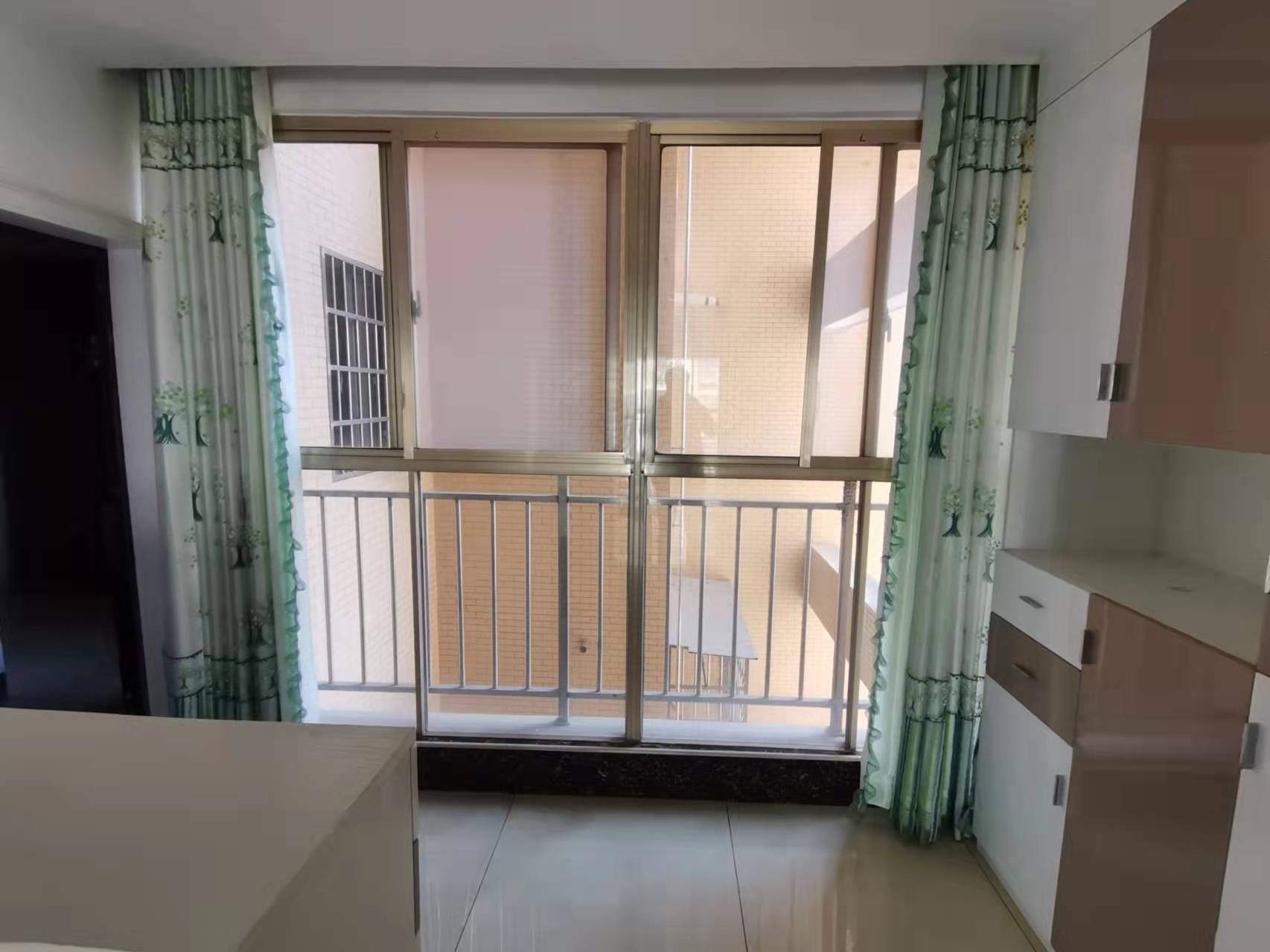 株山国际世家 3室2厅2卫 118.0万 株山国际世家 3室2厅2卫 118.0万卧室