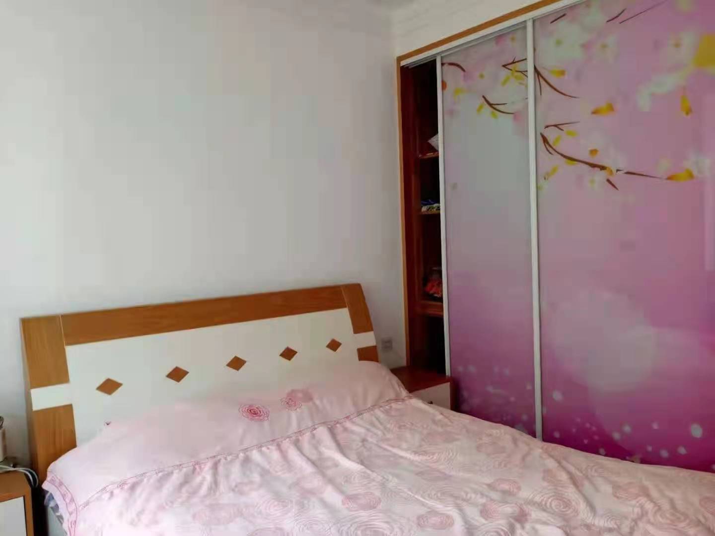 康泰花园  4室2厅2卫    72.8万 康泰花园  4室2厅2卫    72.8万