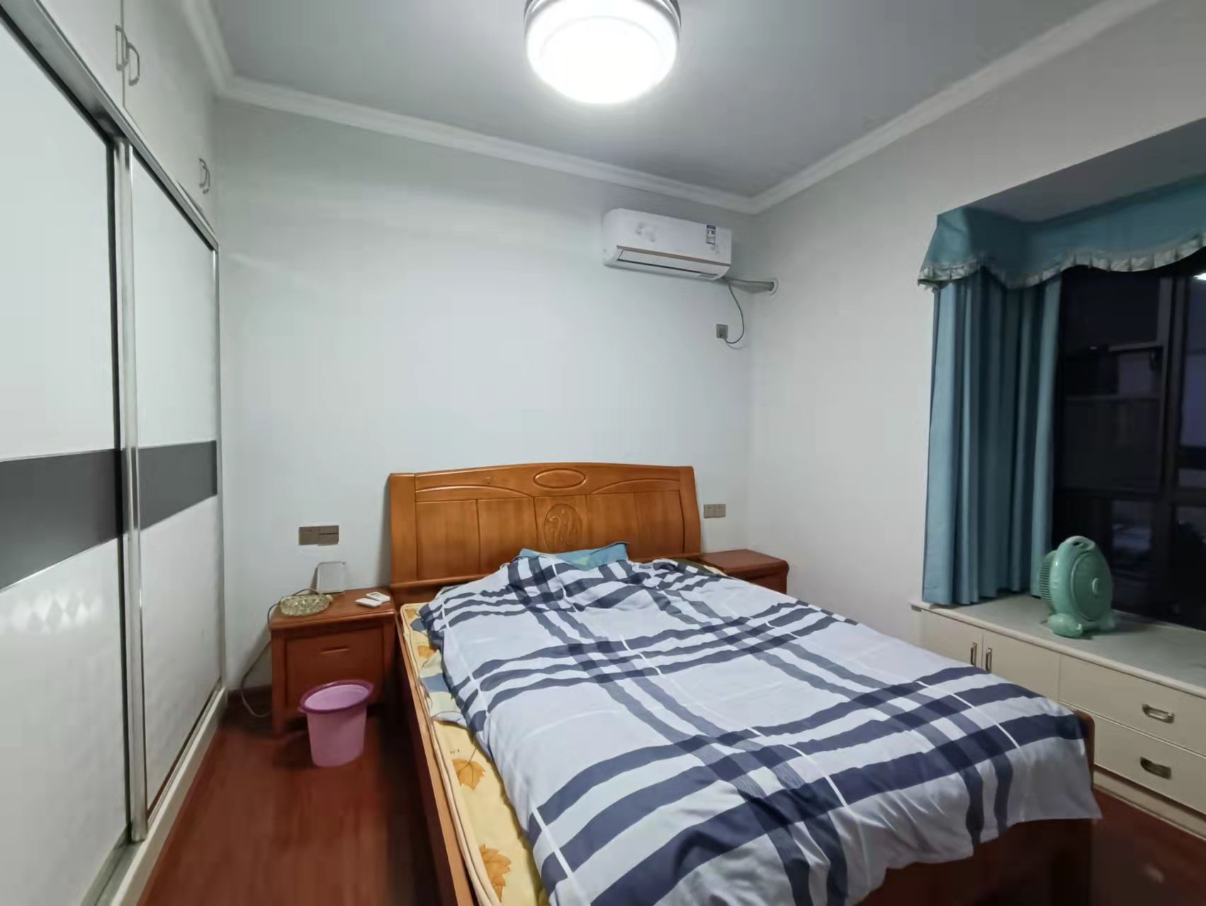 君临嘉龙公馆  3室2厅1卫    2500.0元/月 君临嘉龙公馆  3室2厅1卫    2500.0元/月室内图