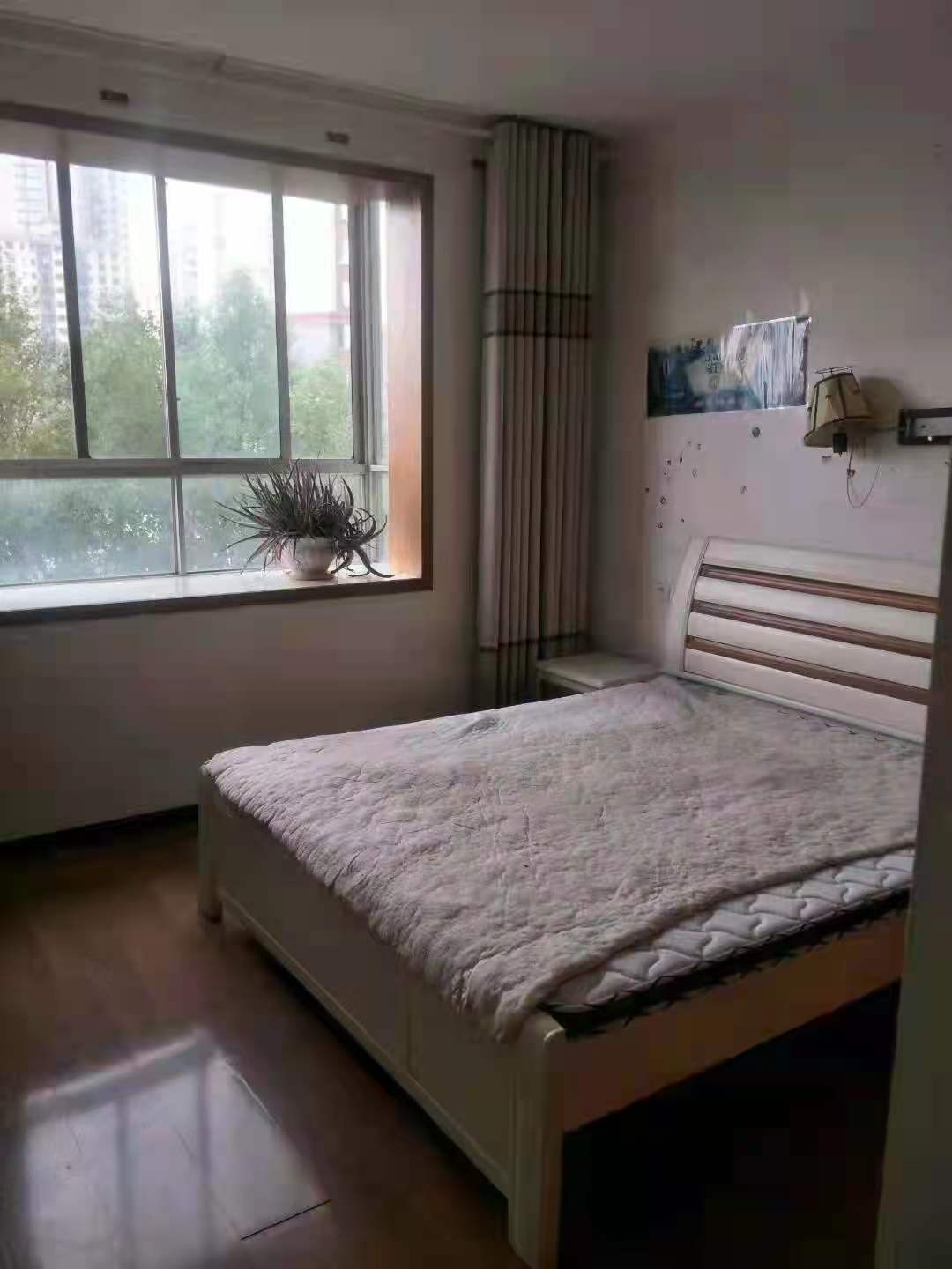 康泰花园  4室2厅2卫    72.8万 康泰花园  4室2厅2卫    72.8万客厅