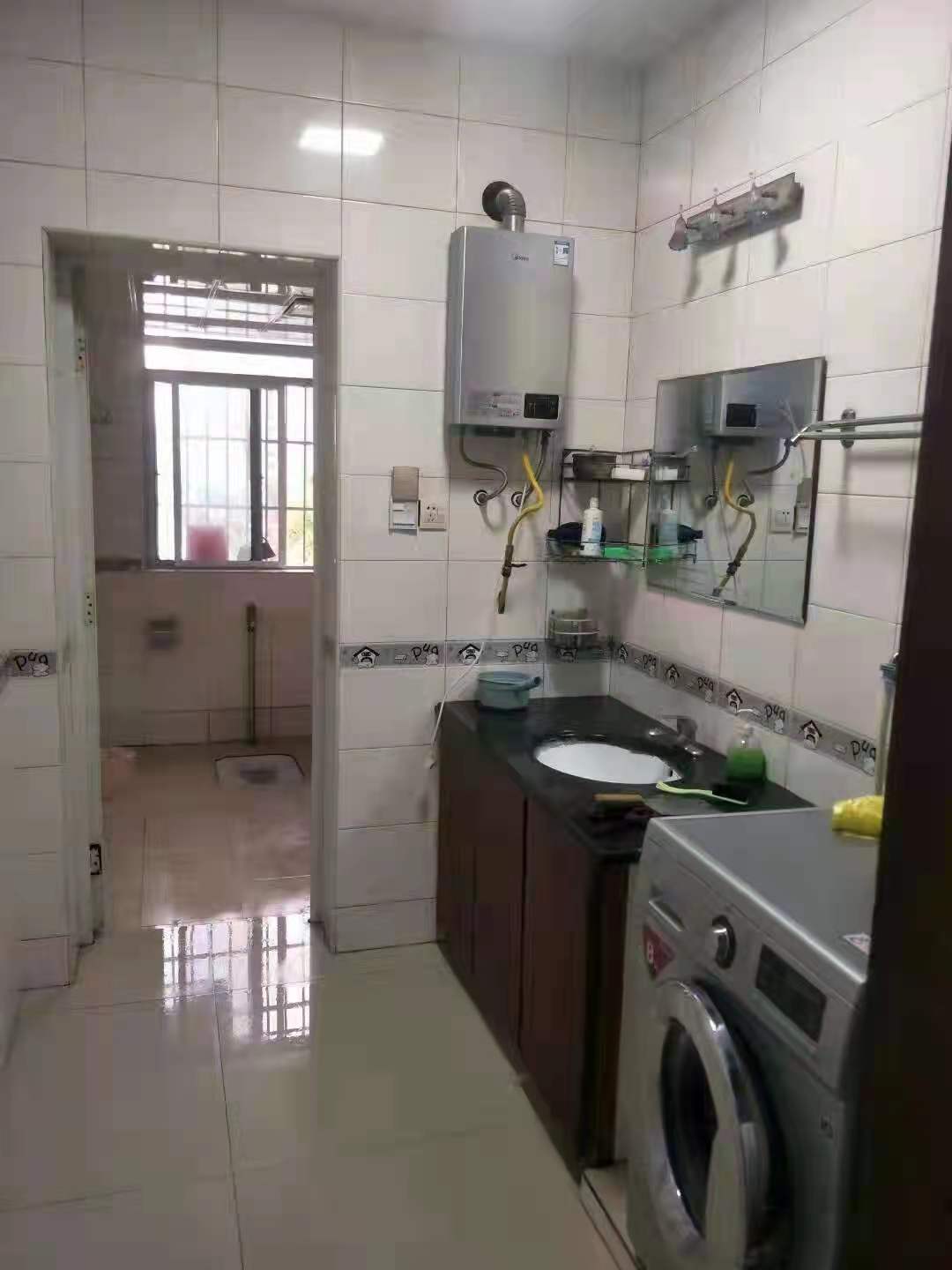 康泰花园  4室2厅2卫    72.8万 康泰花园  4室2厅2卫    72.8万客厅