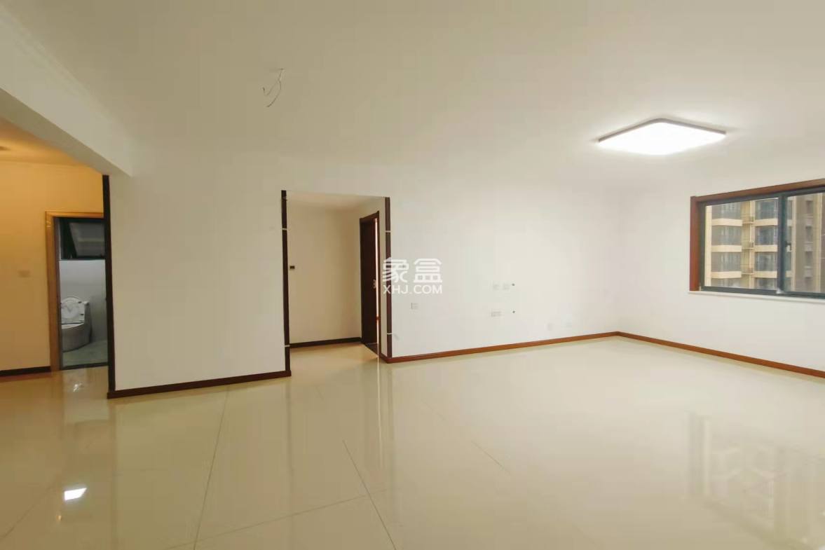 南姜新苑  3室2厅2卫   2800.00元/月室内图