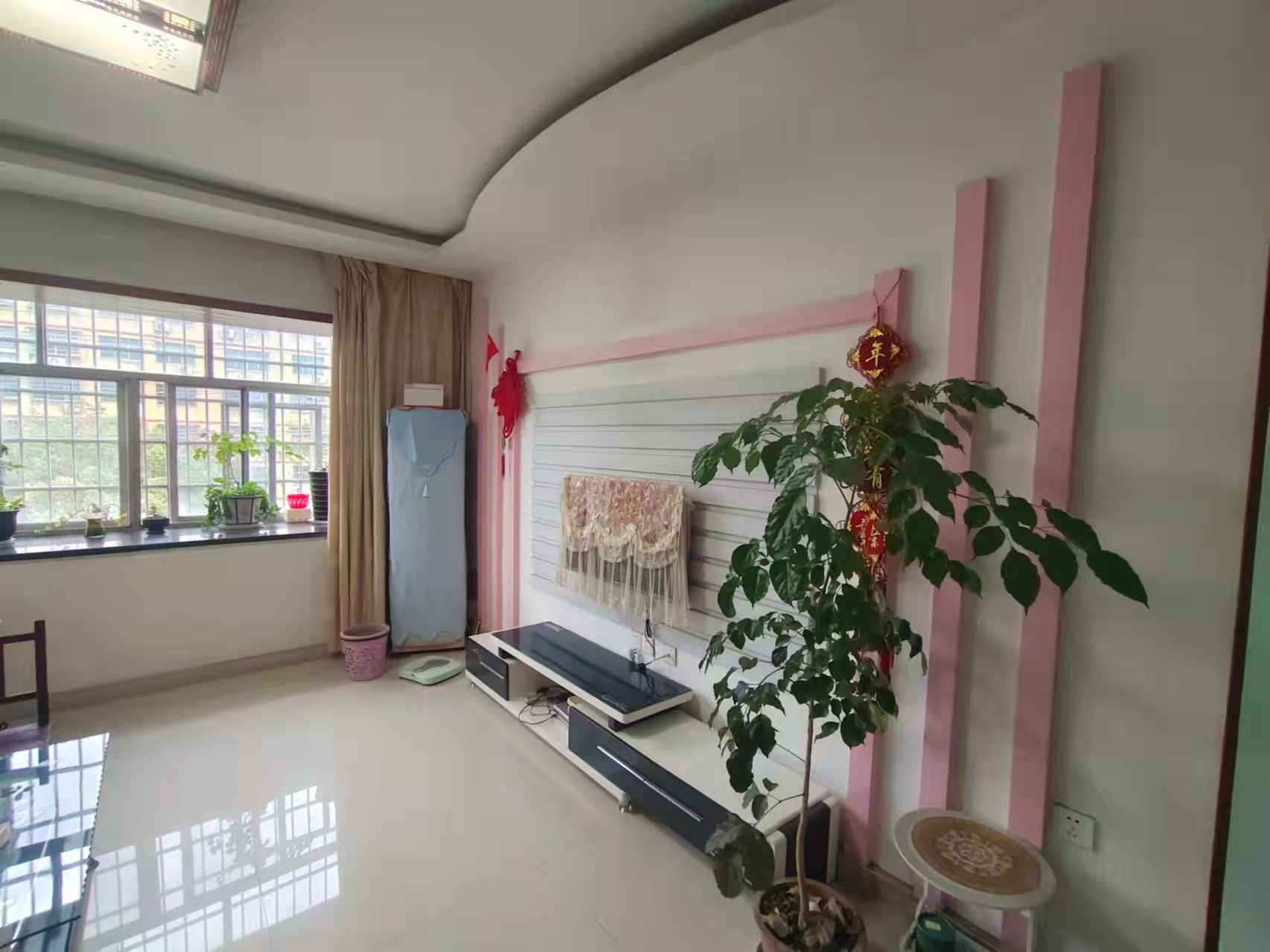 紫东花园 3室2厅1卫 1300.0元/月 紫东花园 3室2厅1卫 1300.0元/月室内图