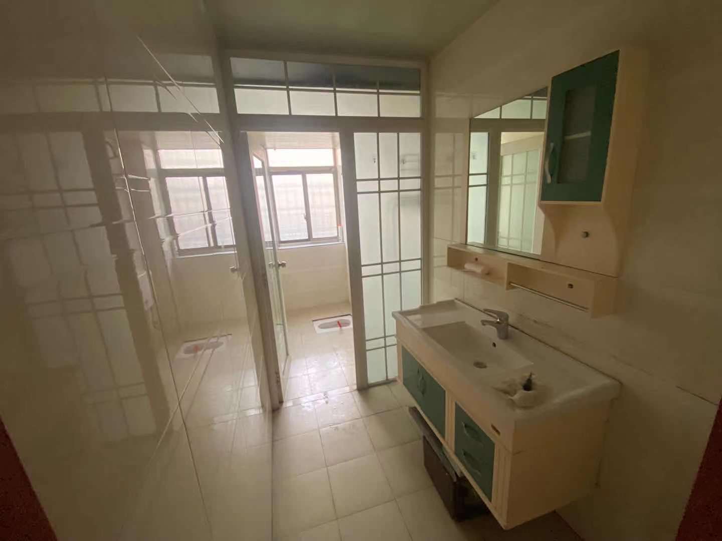 益秀园 3室2厅2卫 2000.0元/月 益秀园 3室2厅2卫 2000.0元/月室内图