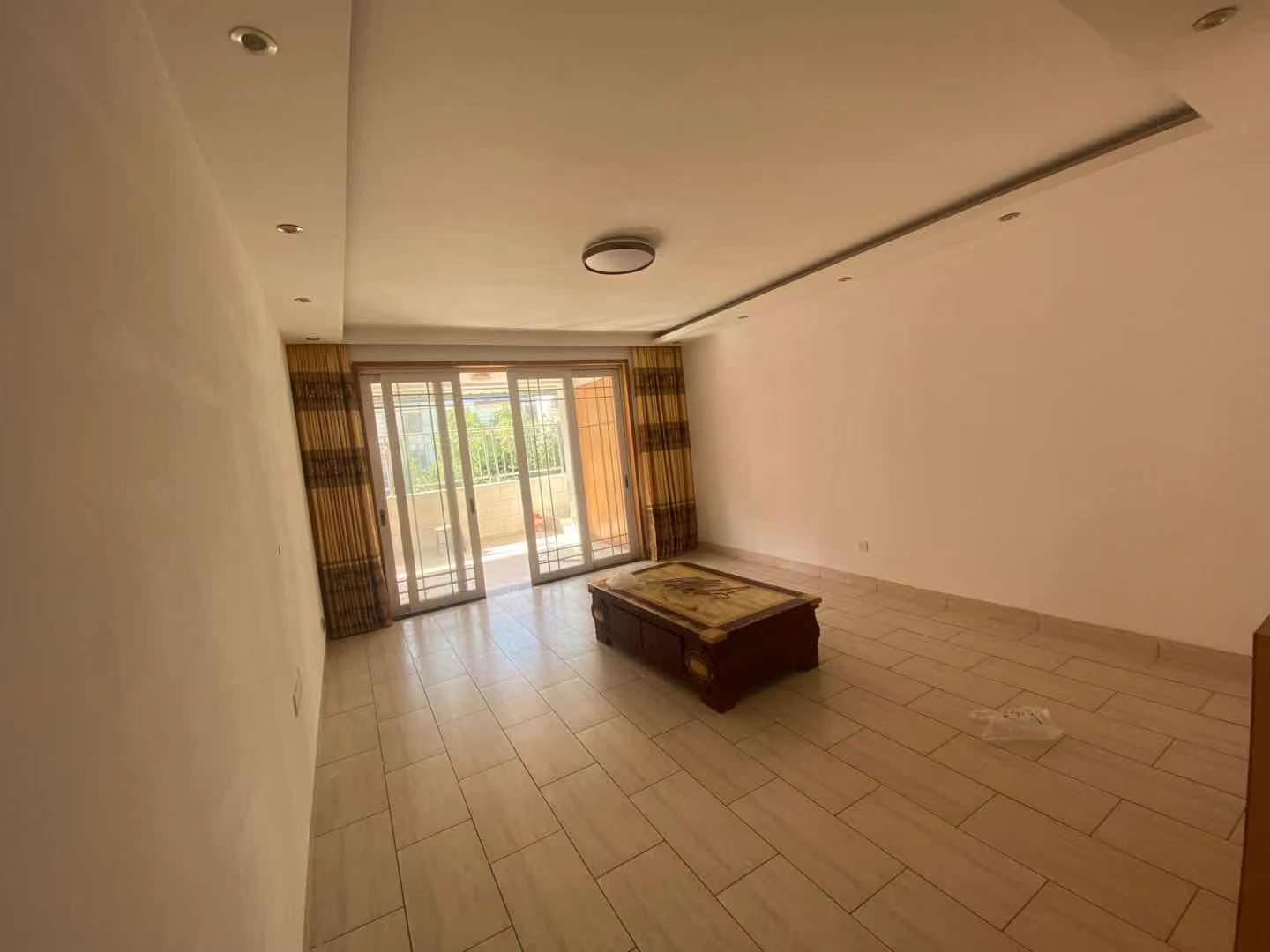 益秀园 3室2厅2卫 2000.0元/月 益秀园 3室2厅2卫 2000.0元/月室内图