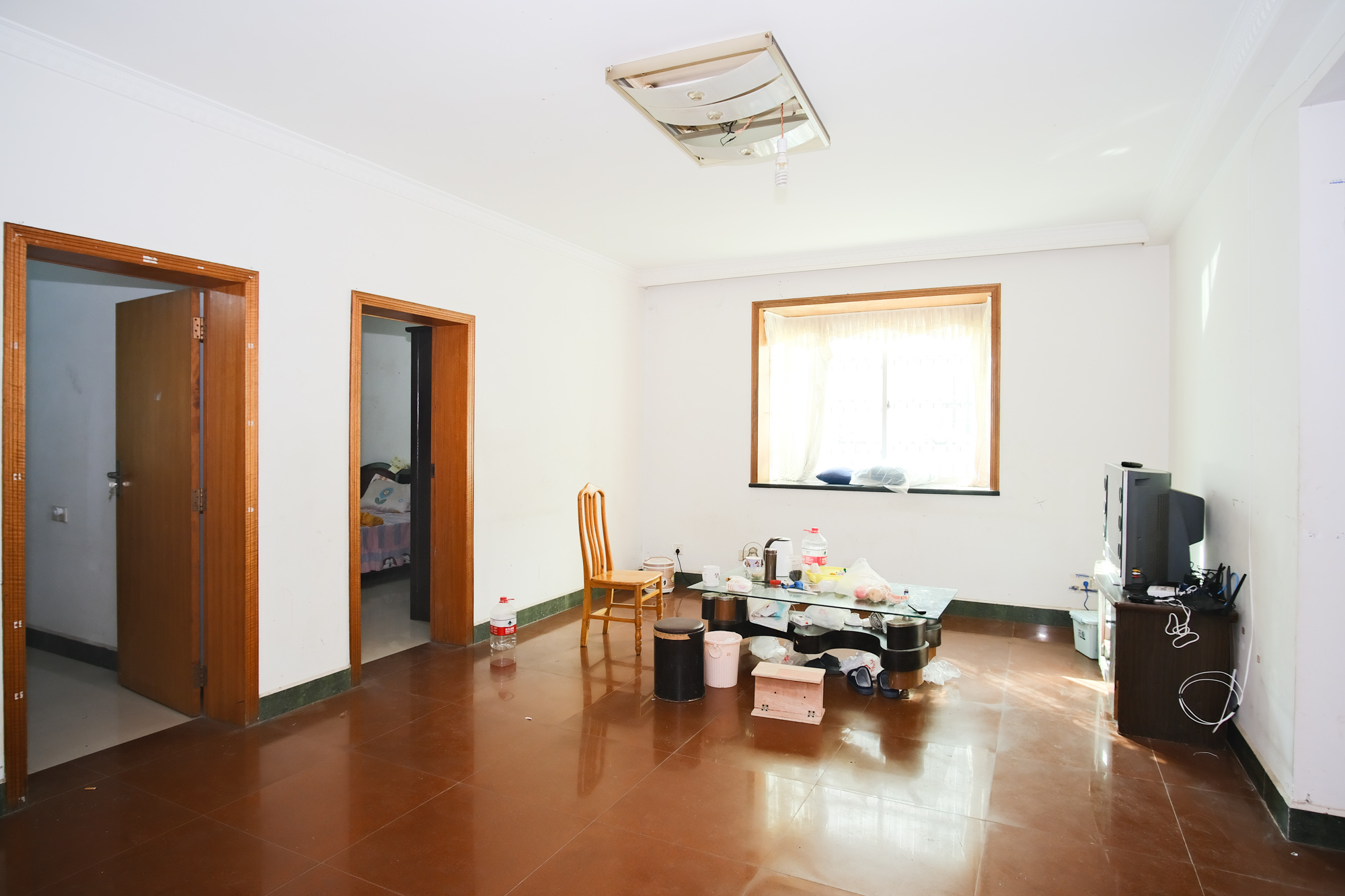 中南汽车世界 3室2厅1卫 52.8万 中南汽车世界 3室2厅1卫 52.8万客厅