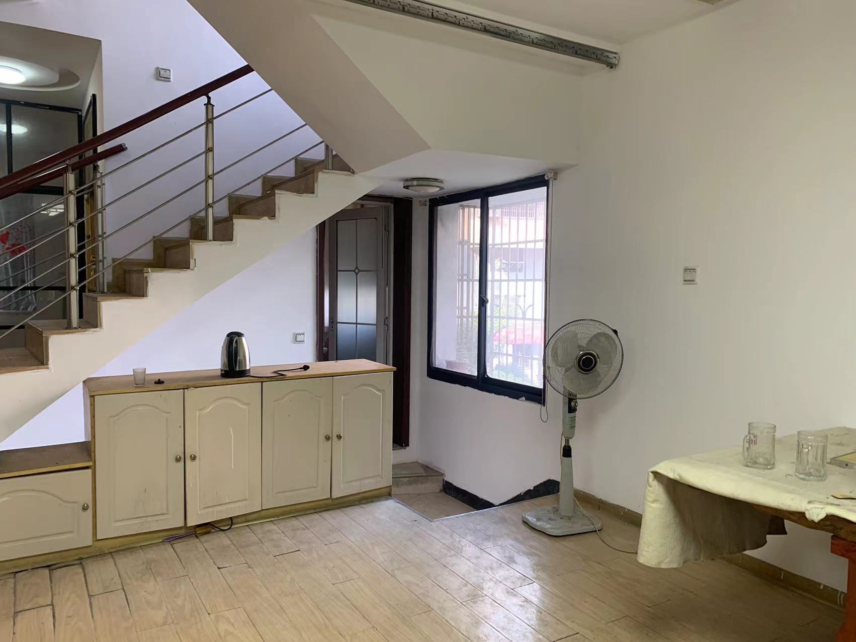 化纤小区 5室2厅2卫 3600.00元/月 化纤小区 5室2厅2卫 3600.00元/月室内图