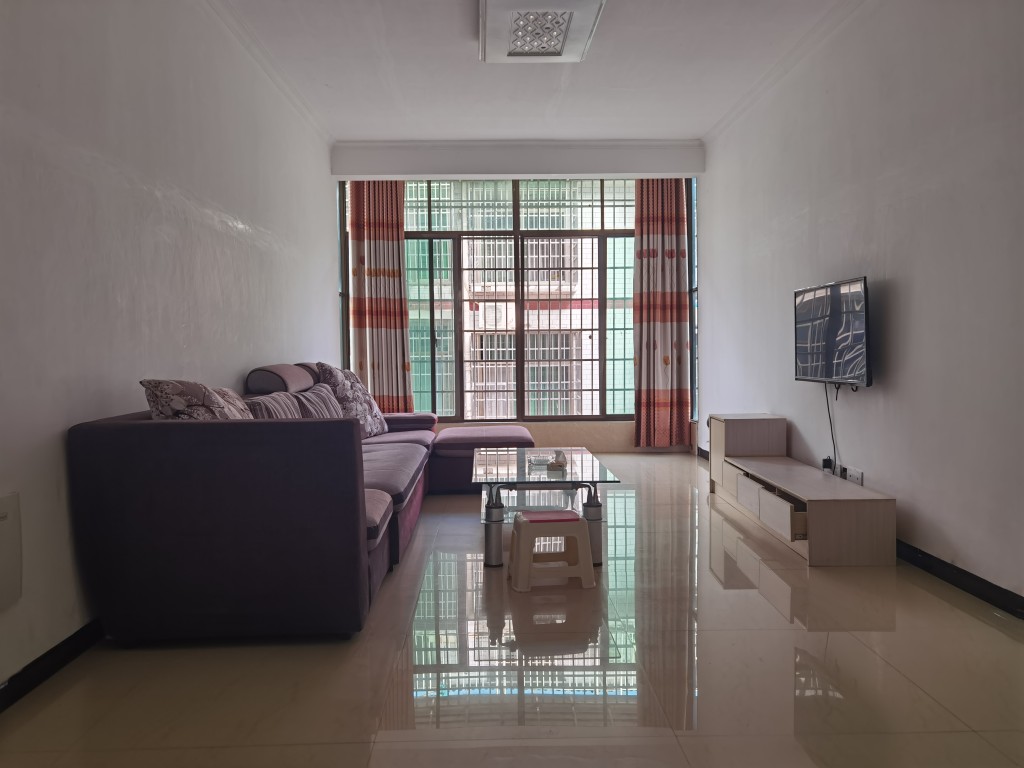 羊舞岭小区 3室2厅2卫 1300.0元/月 羊舞岭小区 3室2厅2卫 1300.0元/月室内图