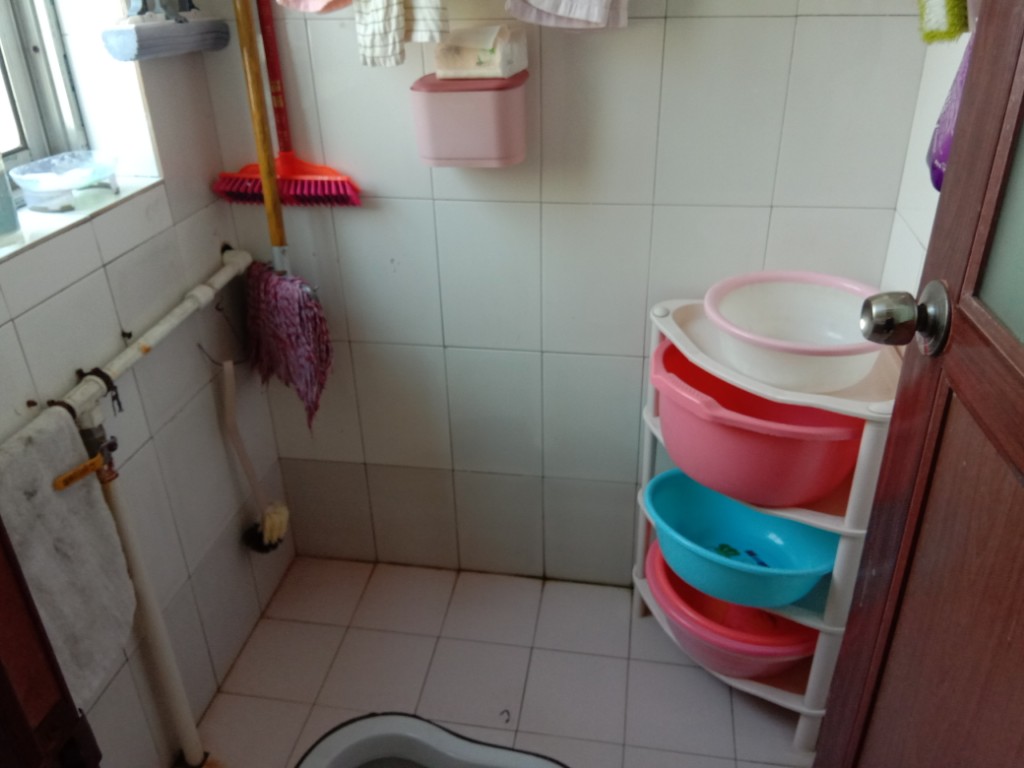 黄花西路金色港湾巷子 2室1厅1卫 30.0万 黄花西路金色港湾巷子 2室1厅1卫 30.0万卫生间