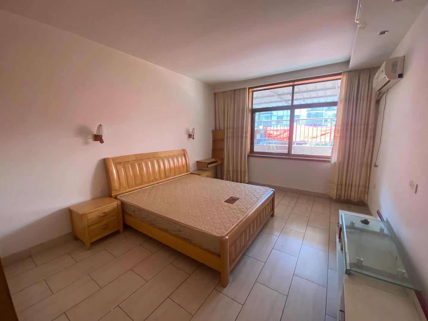 益秀园 3室2厅2卫 2000.0元/月 益秀园 3室2厅2卫 2000.0元/月室内图