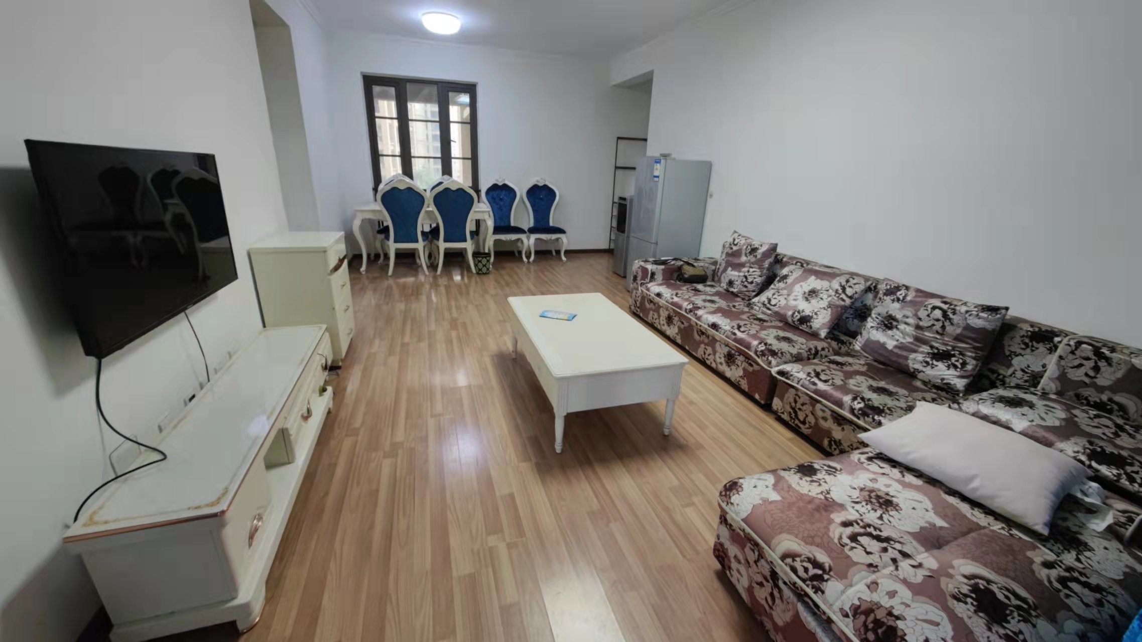 南湖国际1期  2室2厅1卫    2200.0元/月 南湖国际1期  2室2厅1卫    2200.0元/月室内图