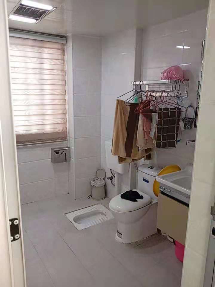 巨友中央公馆  2室1厅1卫    2300.0元/月室内图