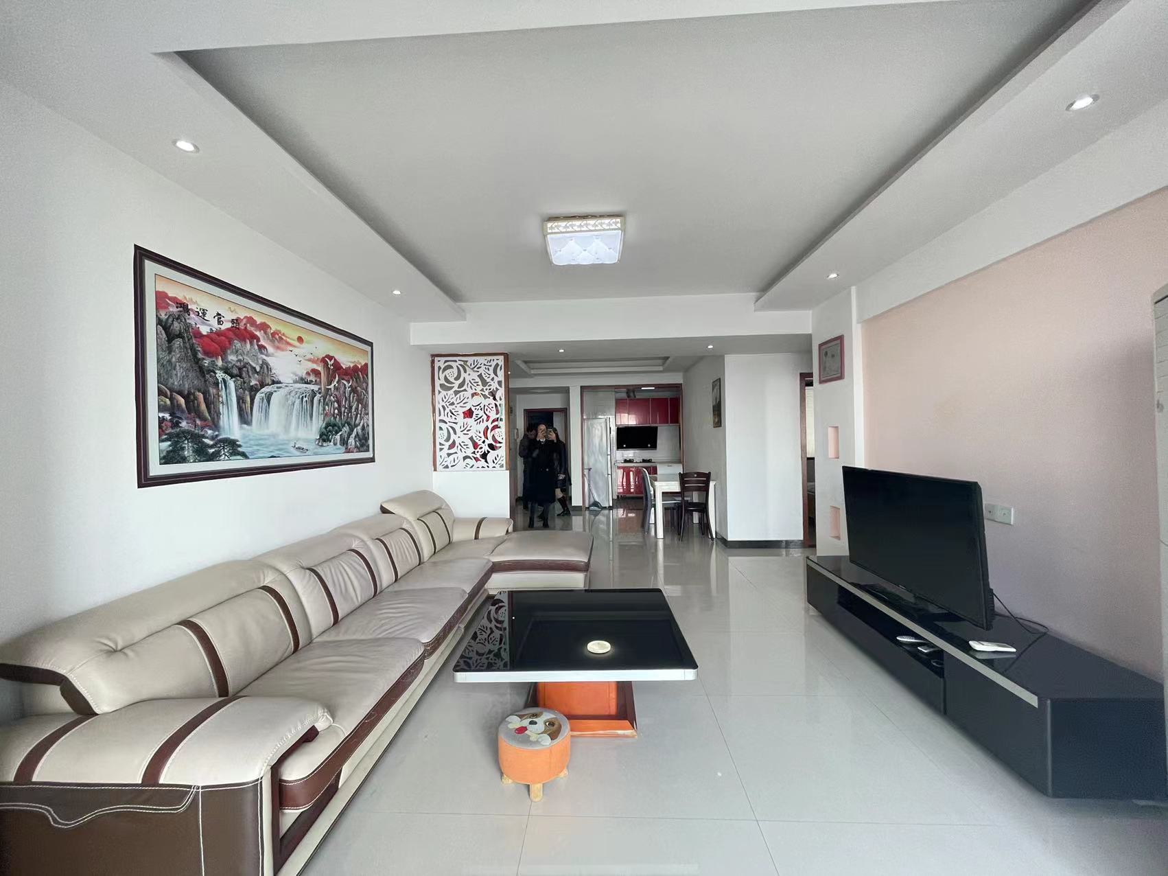 缤纷年华  2室1厅1卫    75.0万客厅