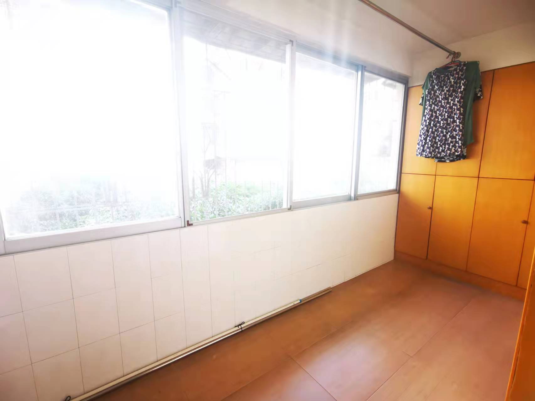 政华小区 3室2厅1卫 69.0万 政华小区 3室2厅1卫 69.0万客厅